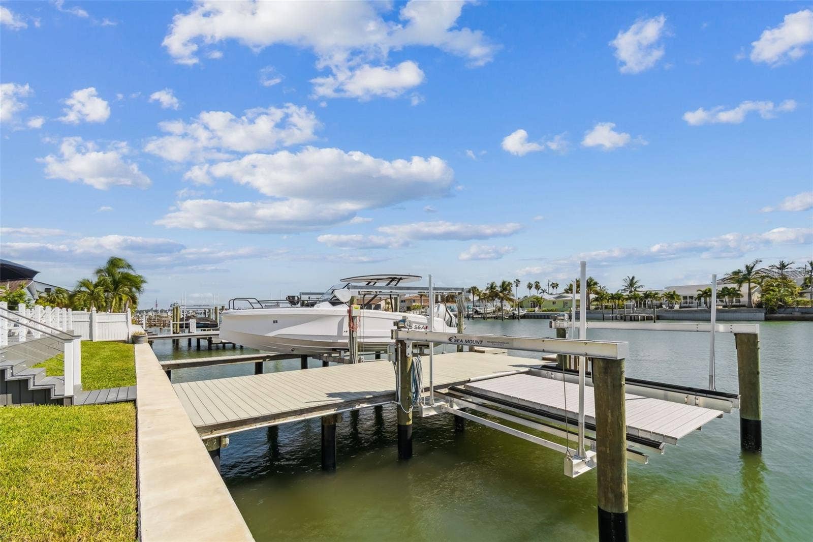 320 BELLE ISLE AVENUE, Belleair Beach, FL 33786