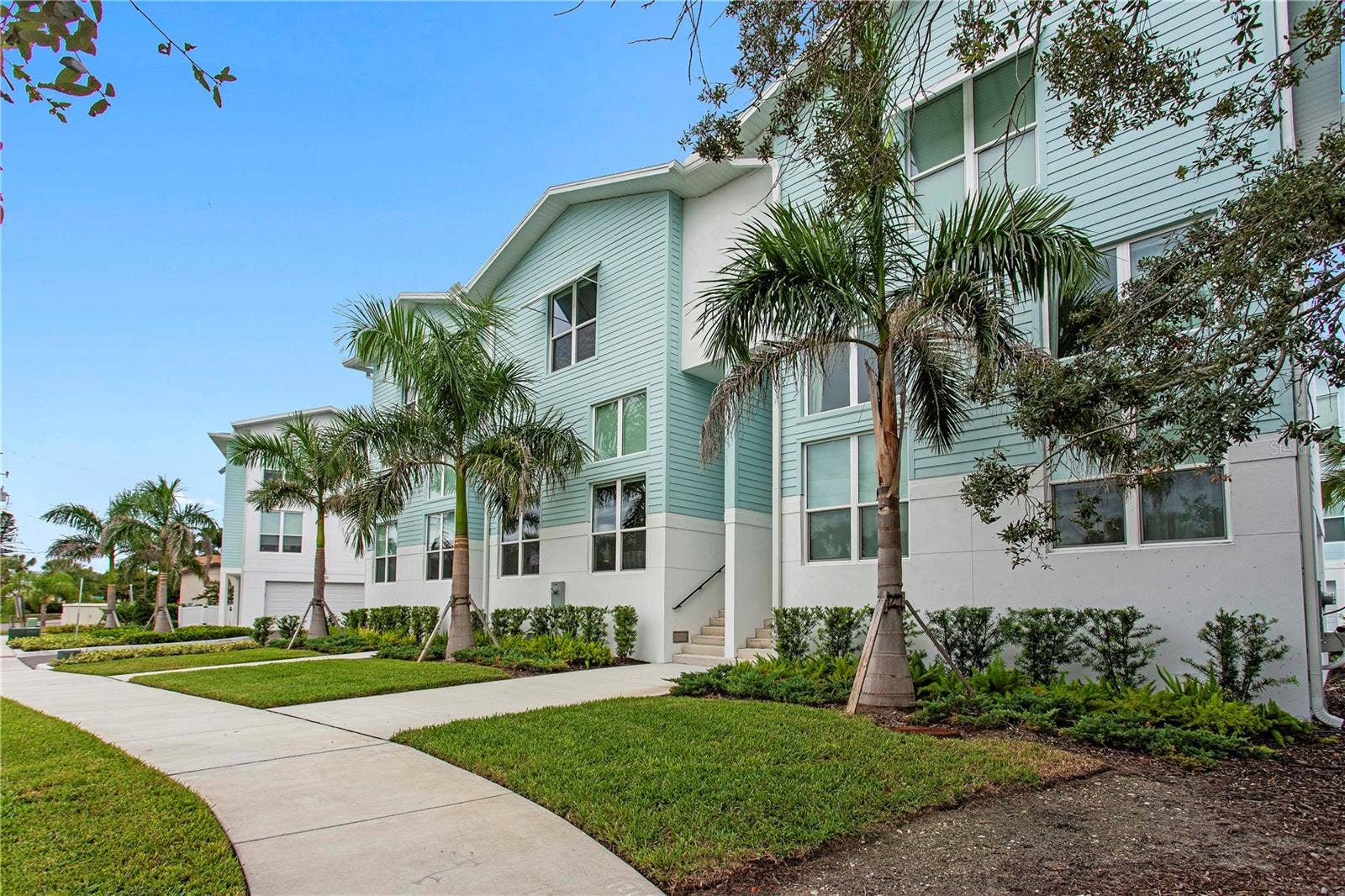 3826 POMPANO DRIVE SE, St Petersburg, FL 33705 3826 POMPANO DRIVE SE, St Petersburg, FL 33705