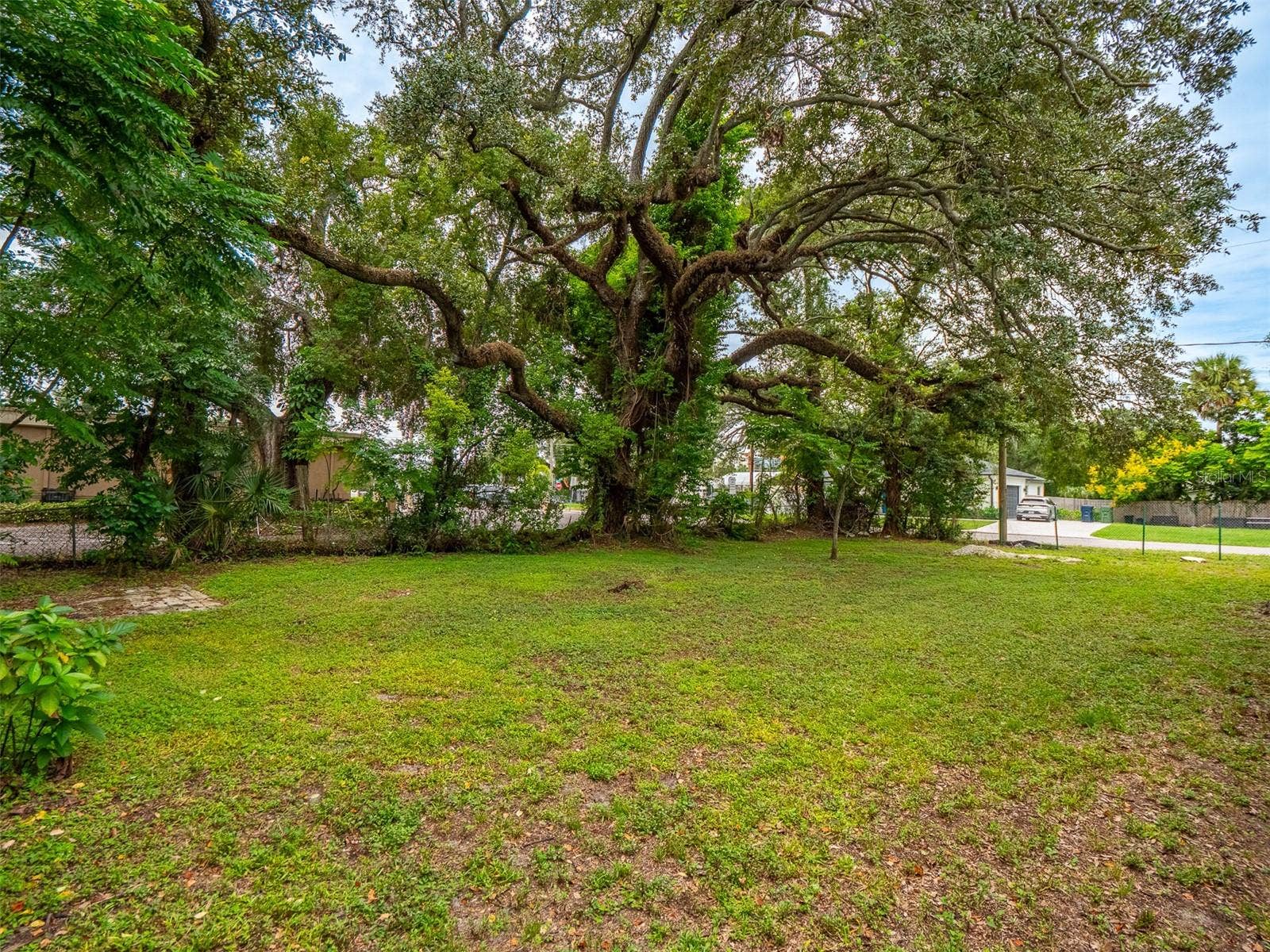 4009 N 27TH STREET, Tampa, FL 33610 4009 N 27TH STREET, Tampa, FL 33610