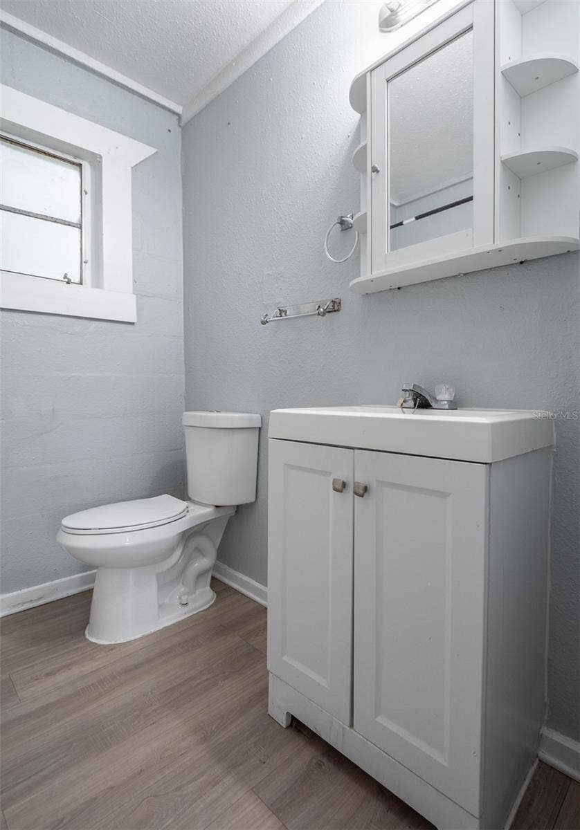 4009 N 27TH STREET, Tampa, FL 33610 4009 N 27TH STREET, Tampa, FL 33610