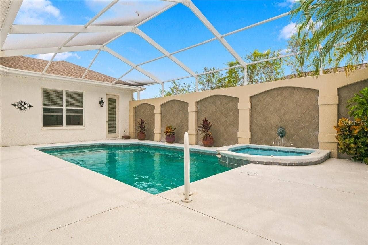 12220 WOODLANDS CIRCLE, Dade City, FL 33525