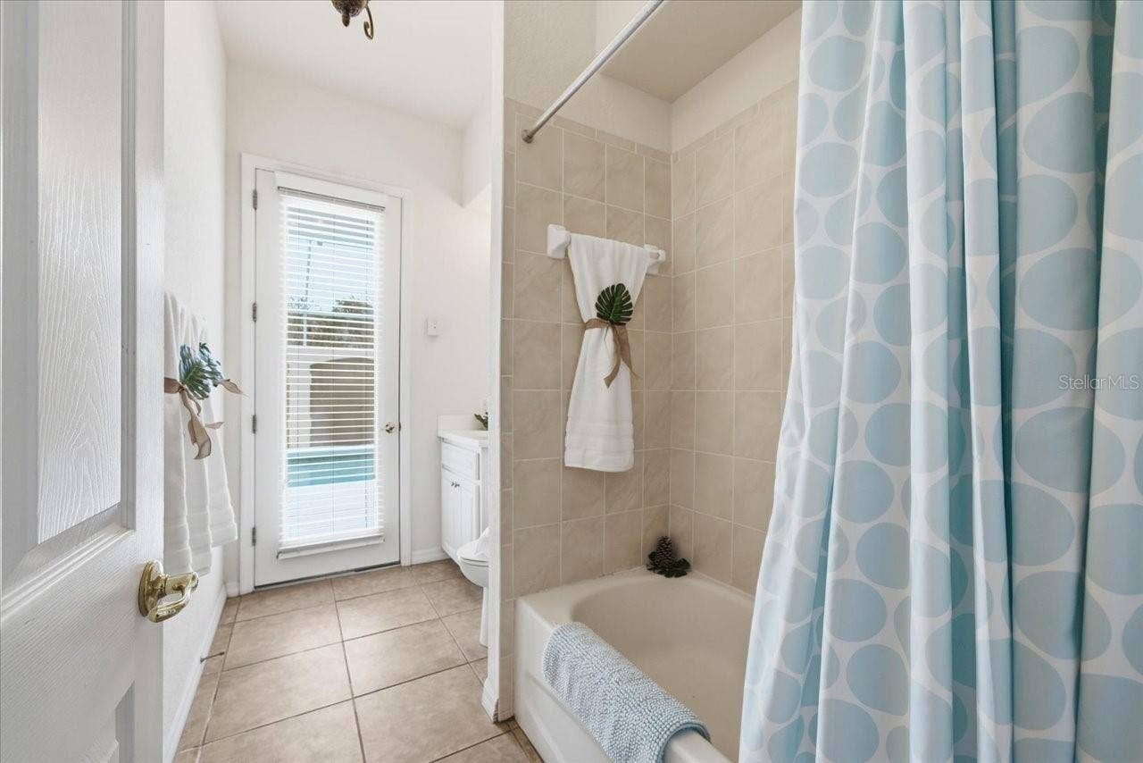 12220 WOODLANDS CIRCLE, Dade City, FL 33525