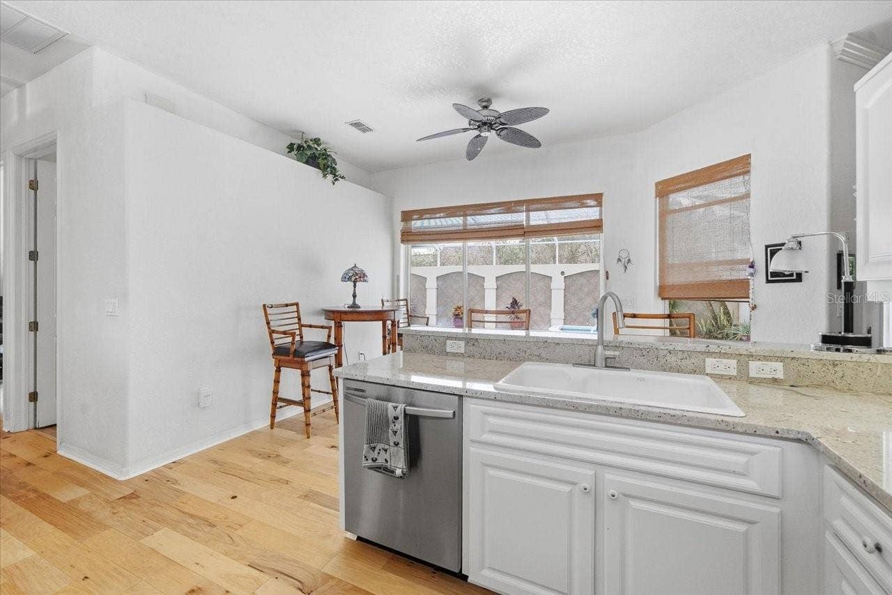 12220 WOODLANDS CIRCLE, Dade City, FL 33525