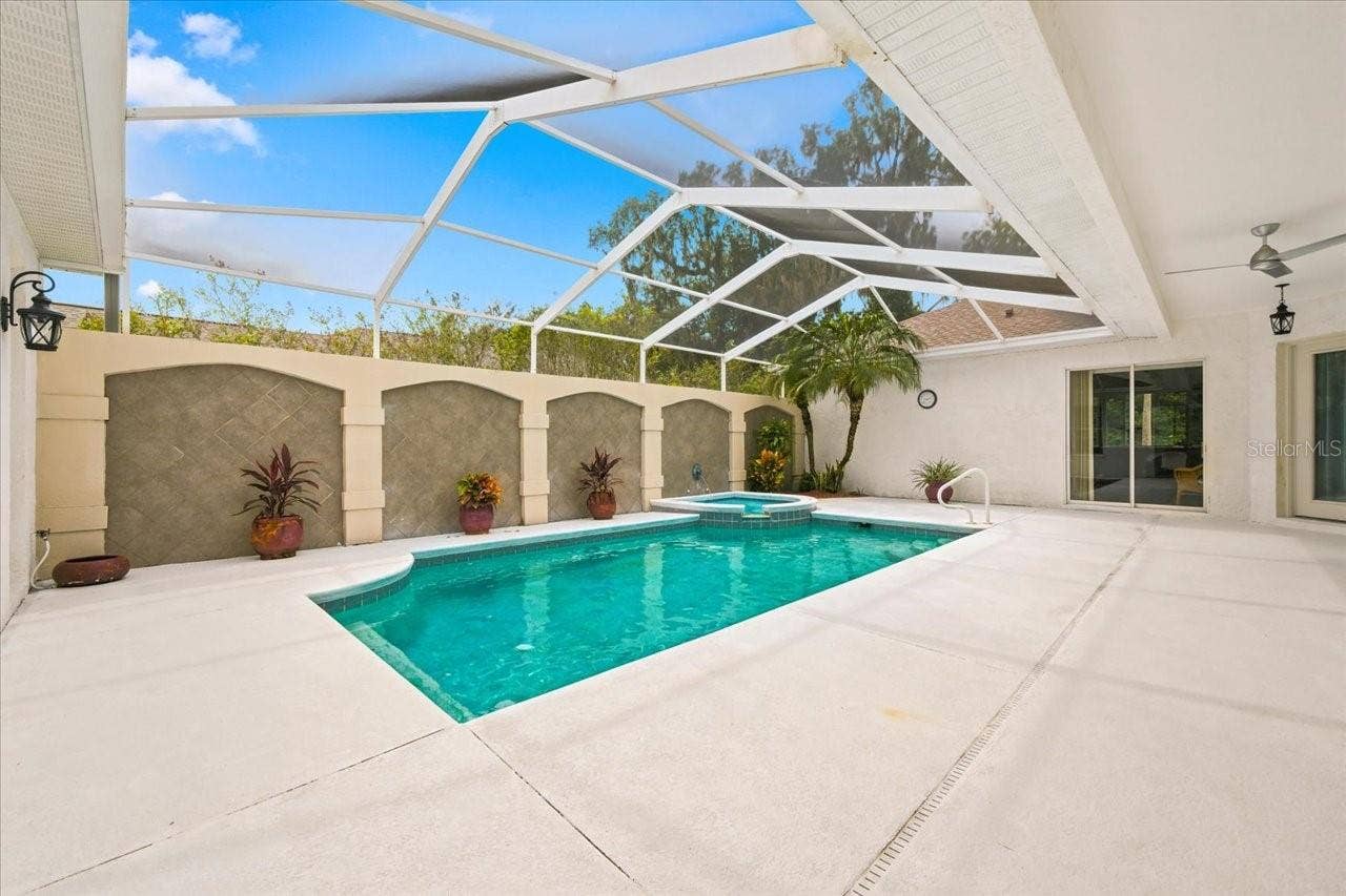 12220 WOODLANDS CIRCLE, Dade City, FL 33525