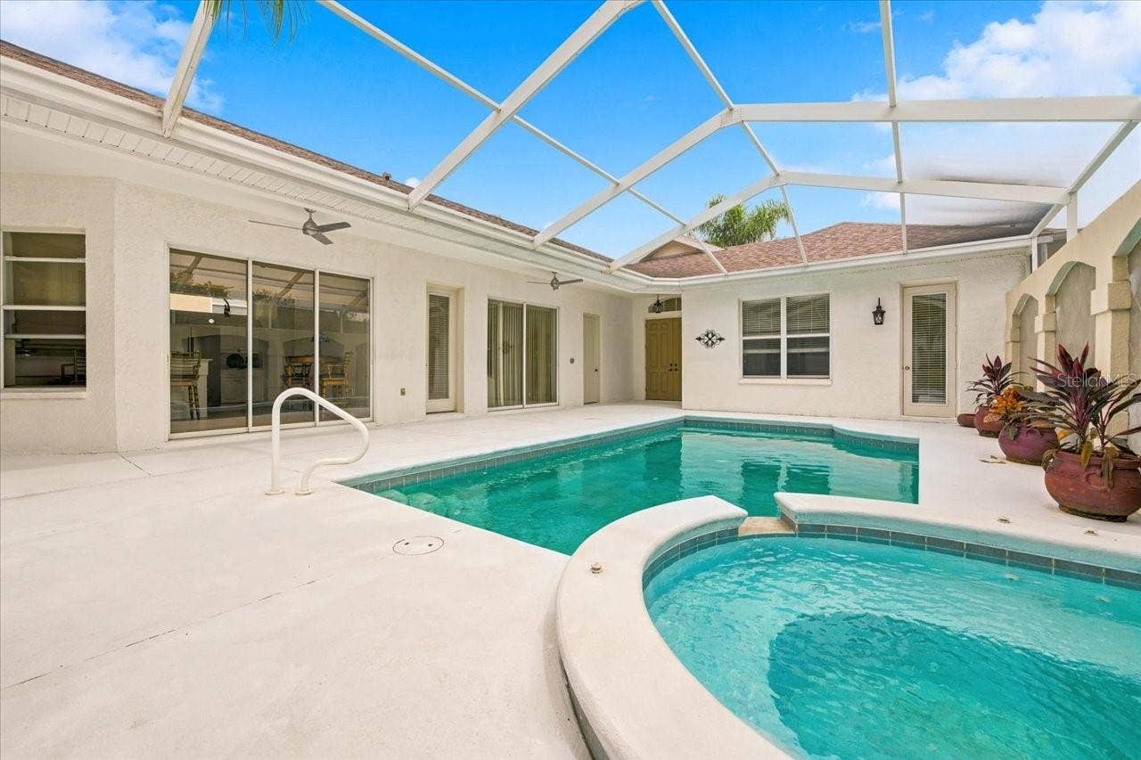 12220 WOODLANDS CIRCLE, Dade City, FL 33525