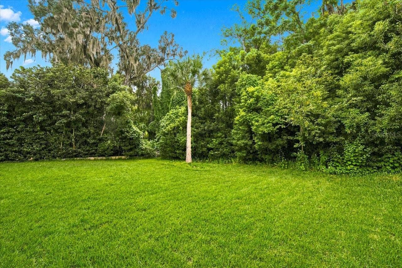 12220 WOODLANDS CIRCLE, Dade City, FL 33525