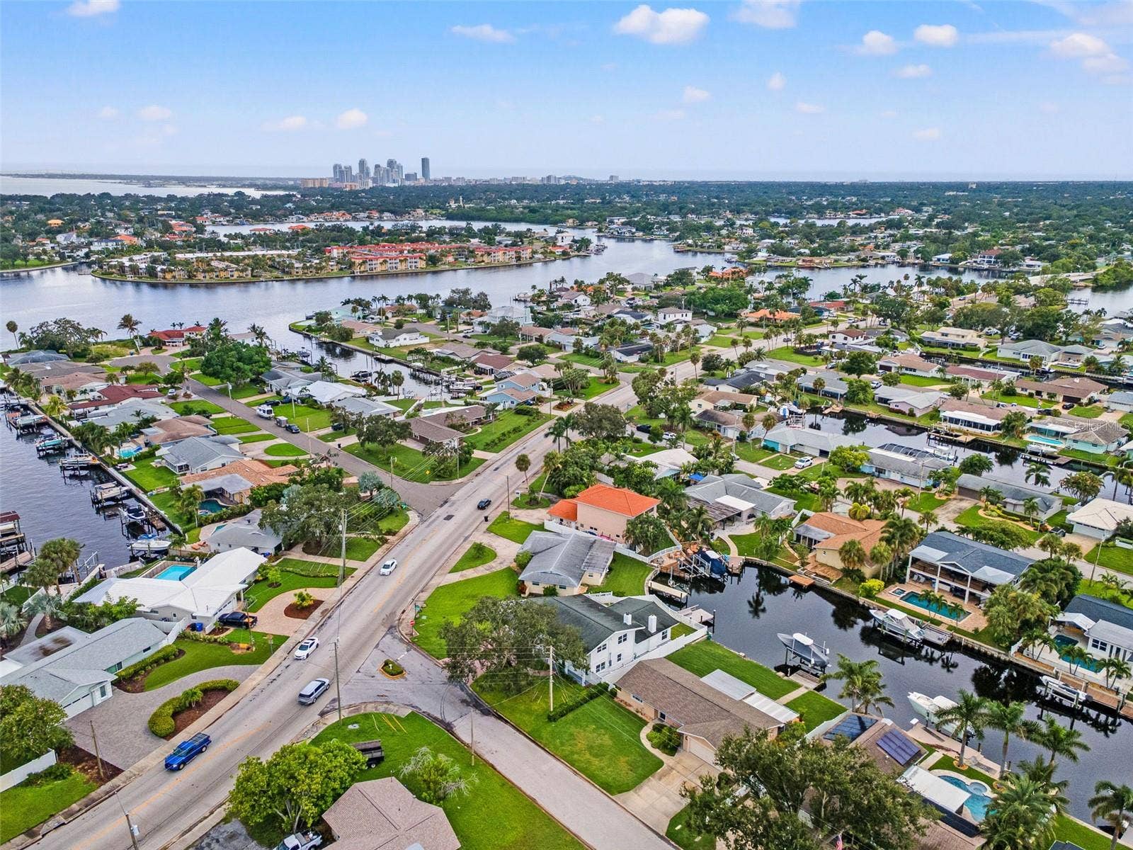 4000 14TH WAY NE, St Petersburg, FL 33703