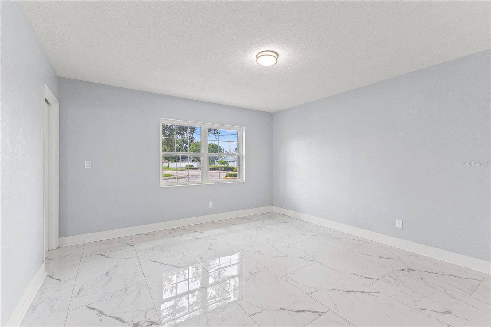 4000 14TH WAY NE, St Petersburg, FL 33703