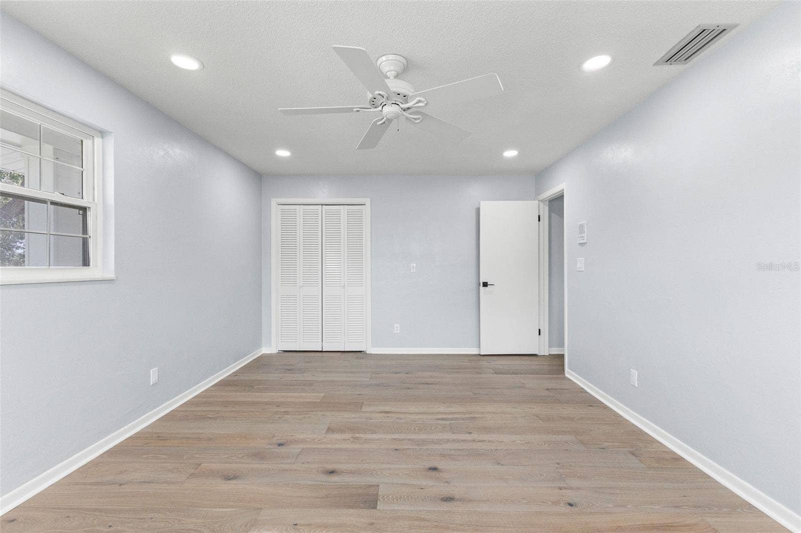 4000 14TH WAY NE, St Petersburg, FL 33703