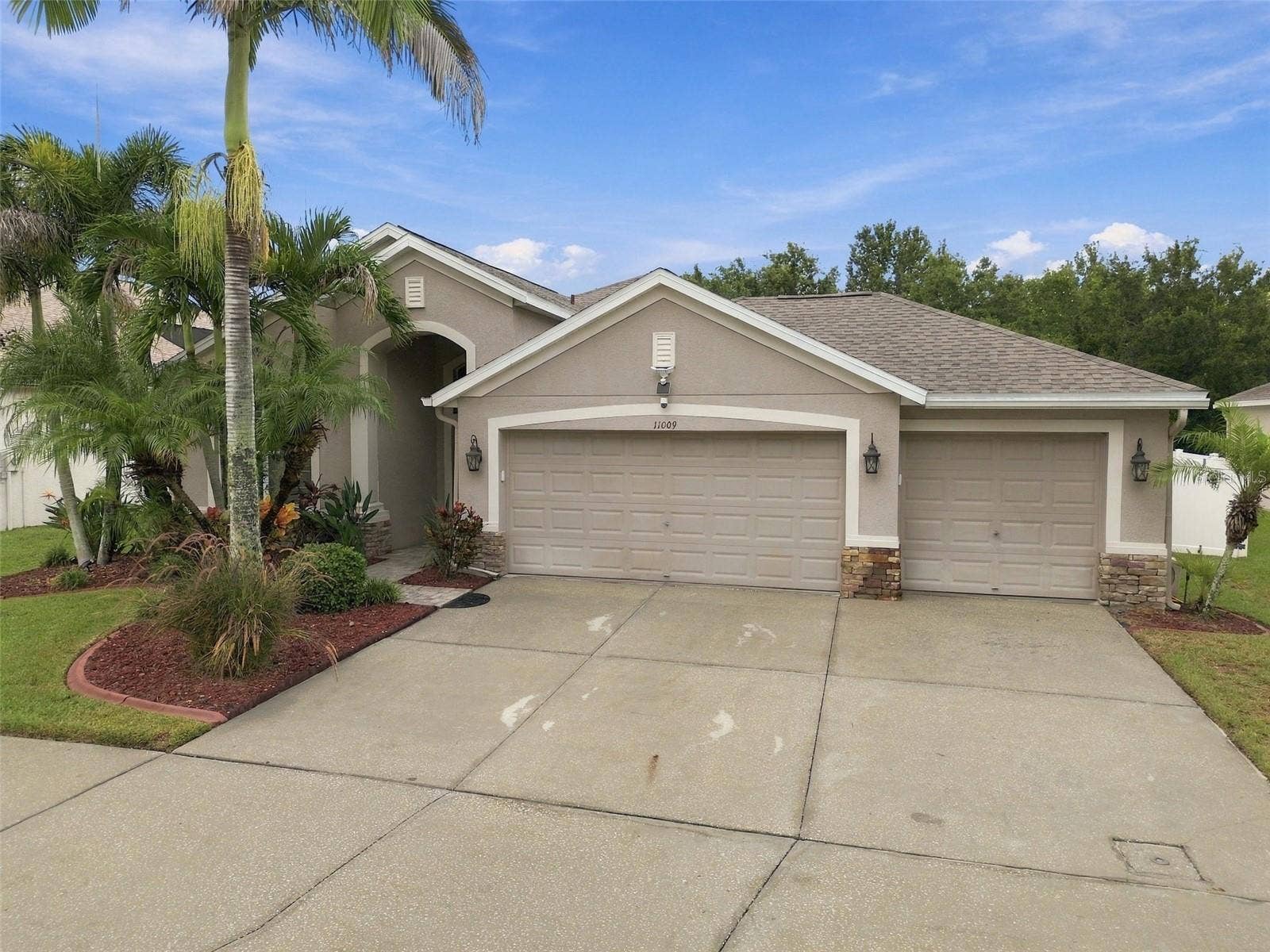 11009 ROCKLEDGE VIEW DR, Riverview, FL 33579 11009 ROCKLEDGE VIEW DR, Riverview, FL 33579