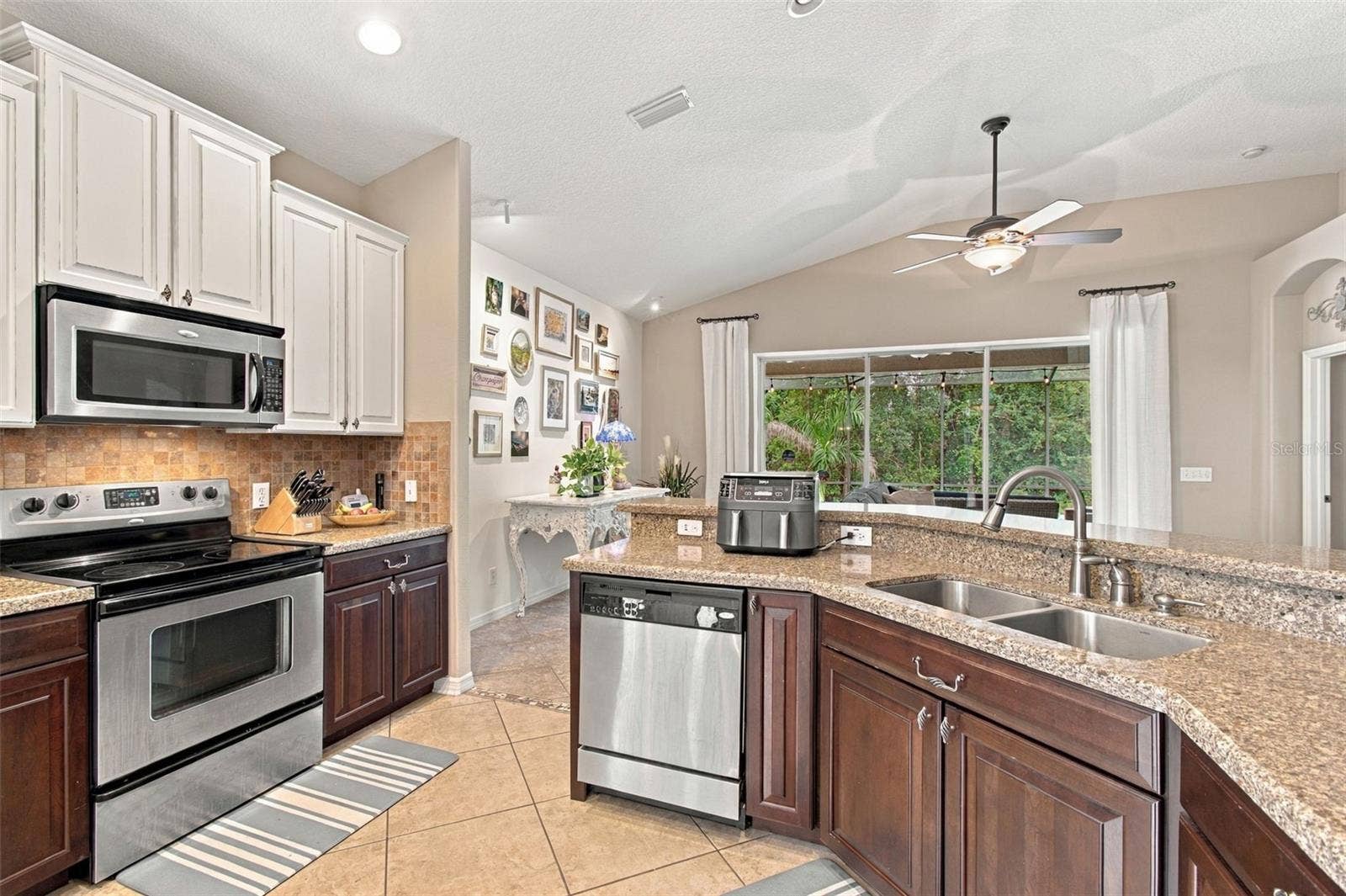 11009 ROCKLEDGE VIEW DR, Riverview, FL 33579 11009 ROCKLEDGE VIEW DR, Riverview, FL 33579