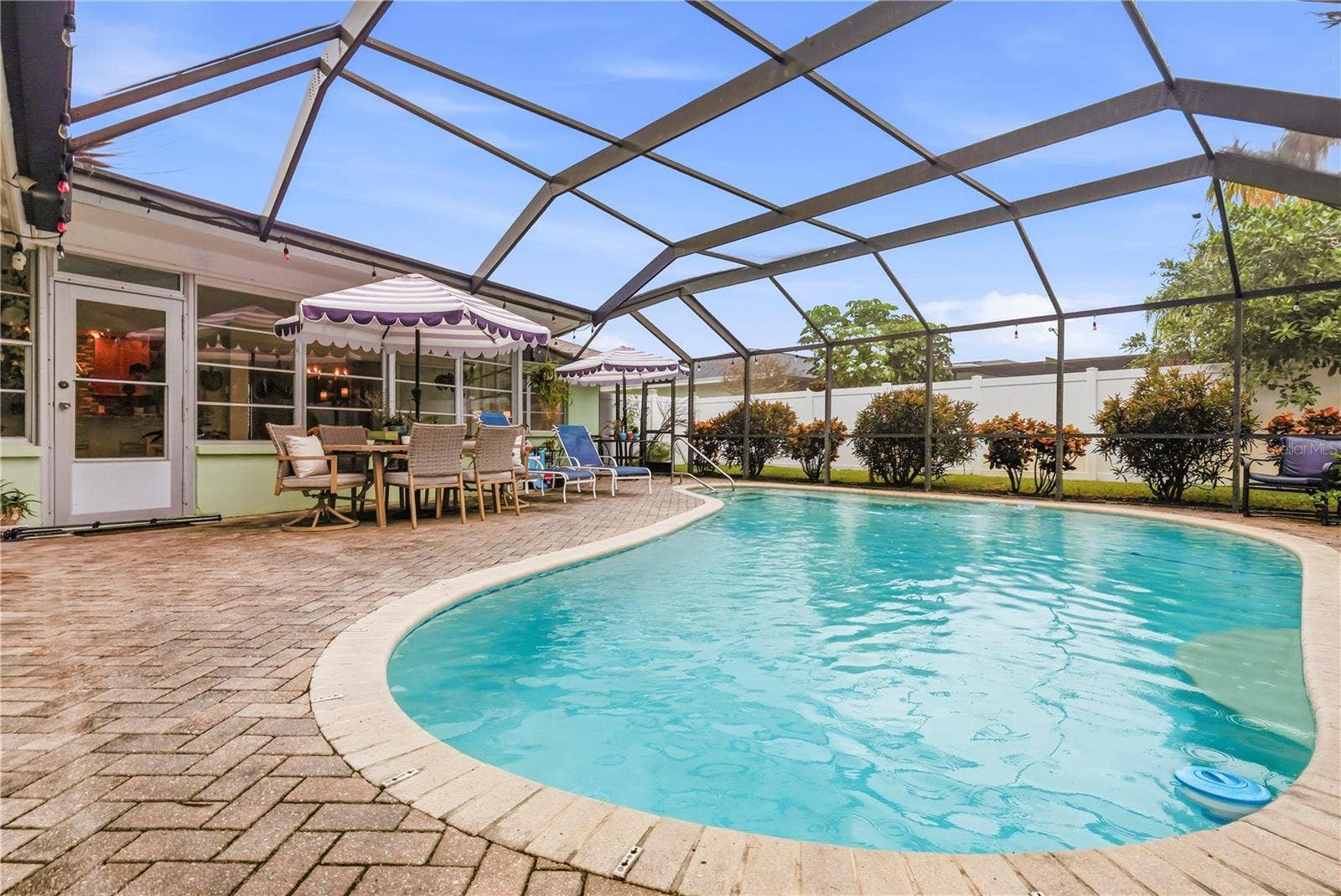 10211 139TH STREET, Largo, FL 33774 Screened pool
