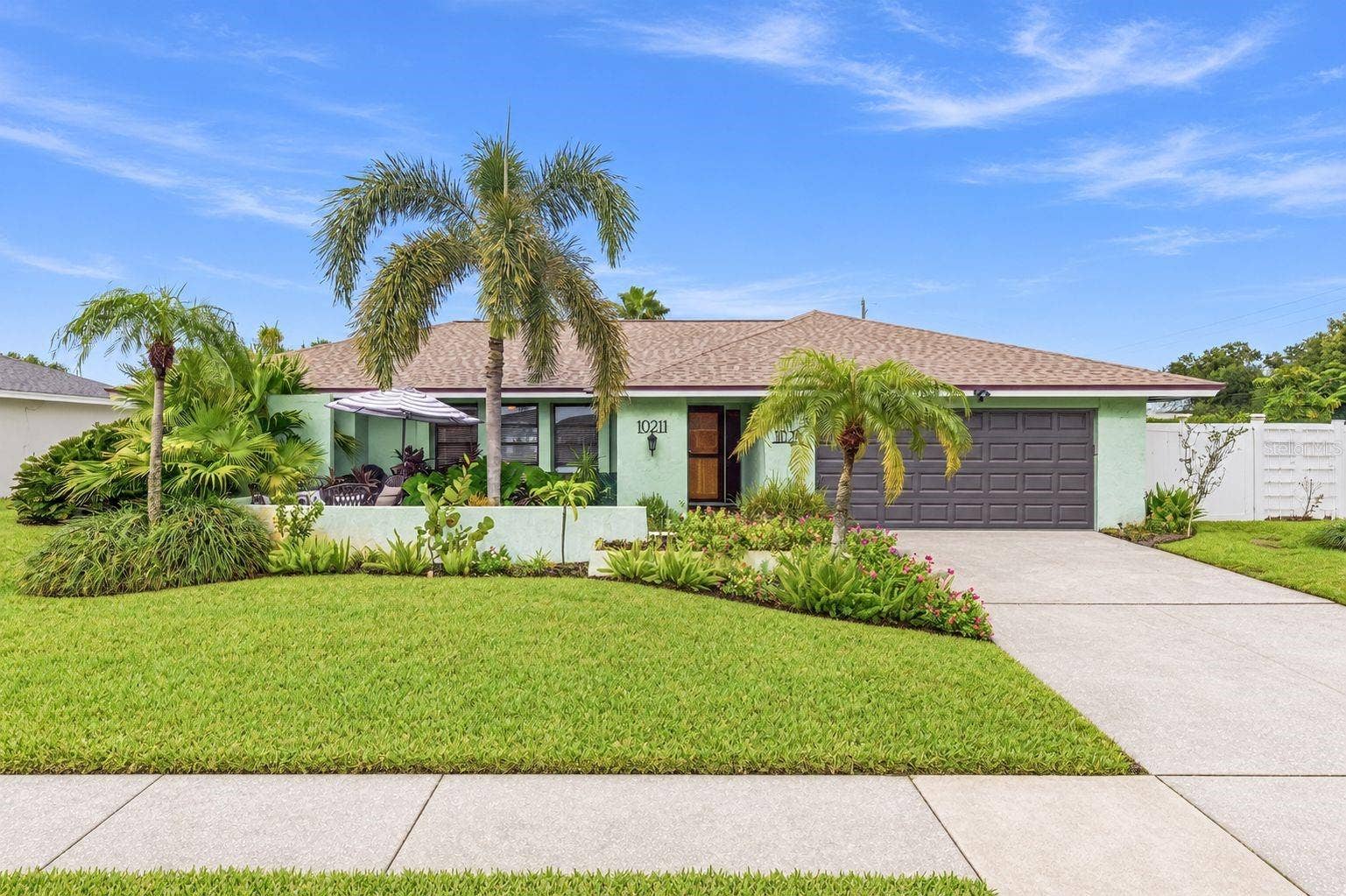 10211 139TH STREET, Largo, FL 33774 Front view