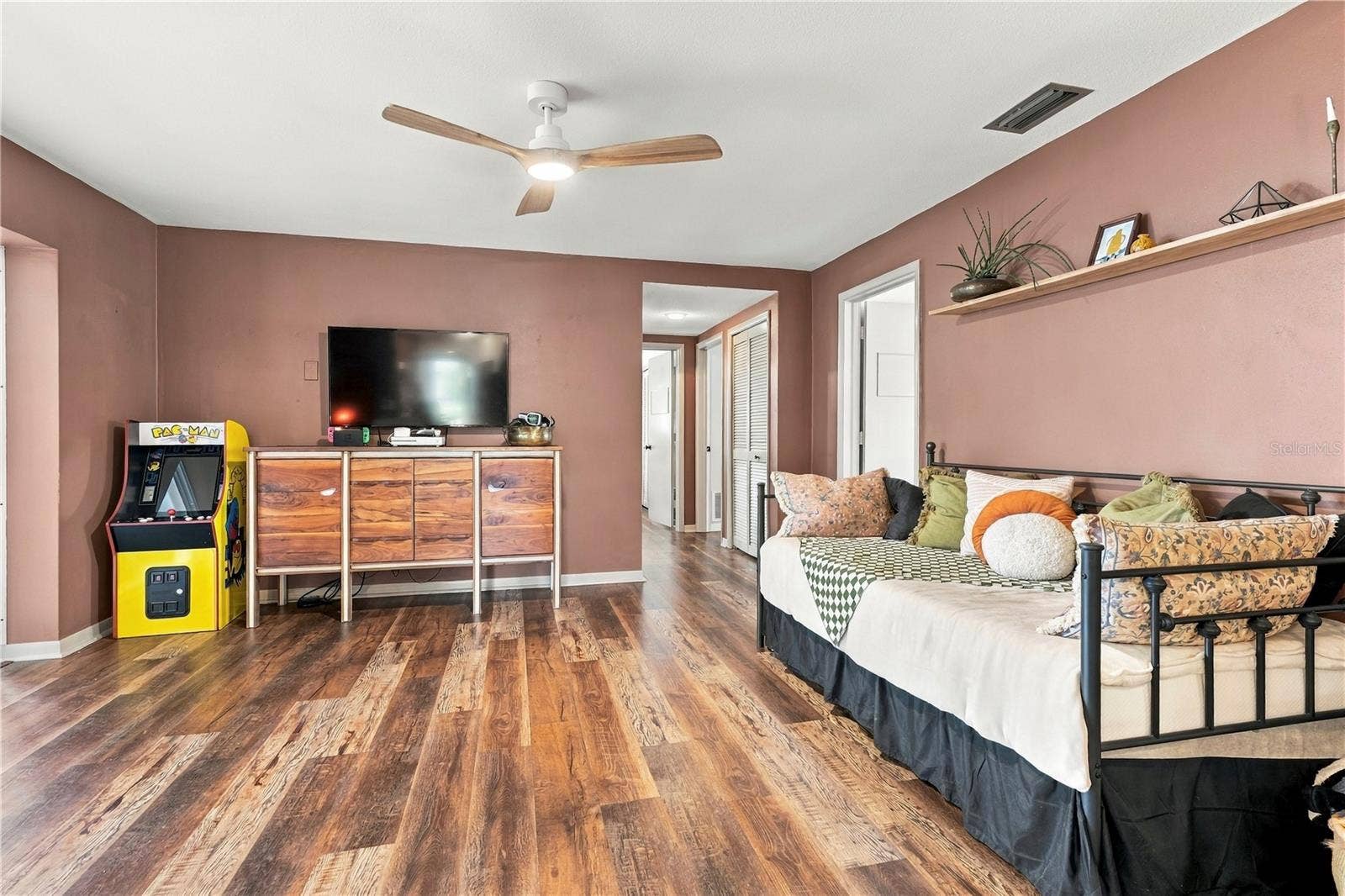 10211 139TH STREET, Largo, FL 33774 Family room