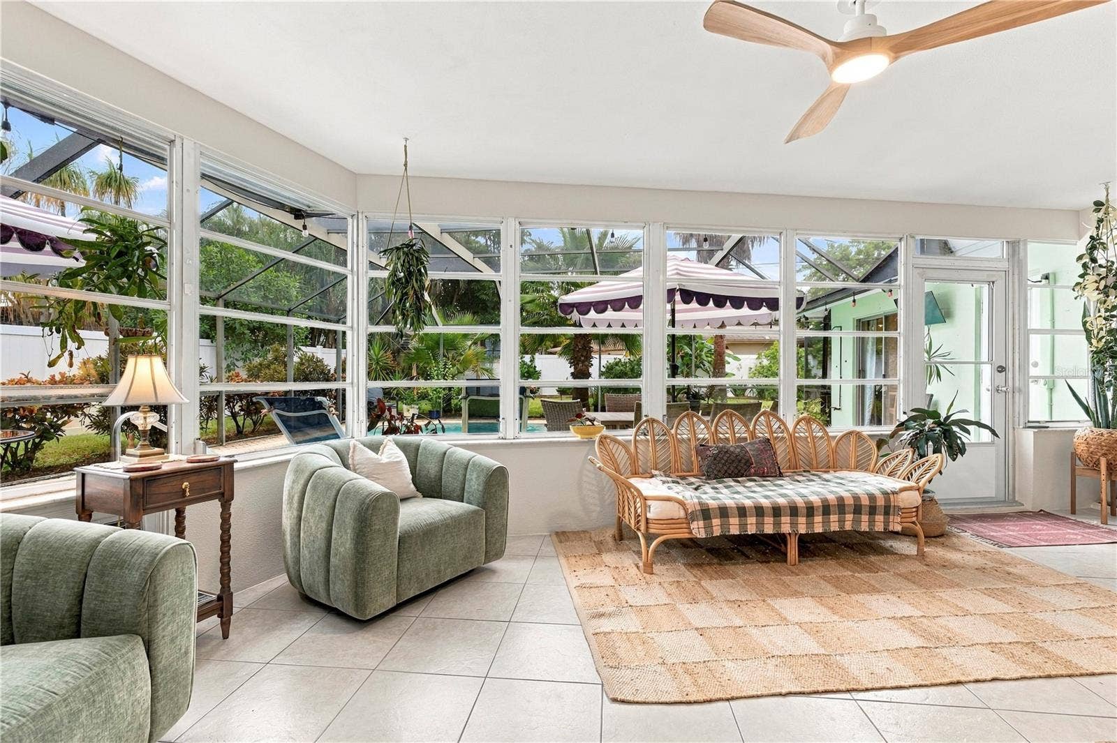 10211 139TH STREET, Largo, FL 33774 Florida Room overlooking pool and patio