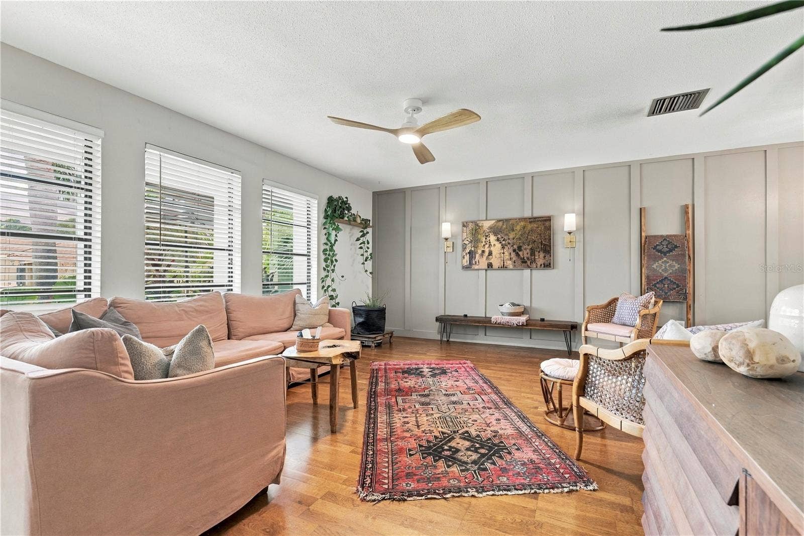 10211 139TH STREET, Largo, FL 33774 Living room