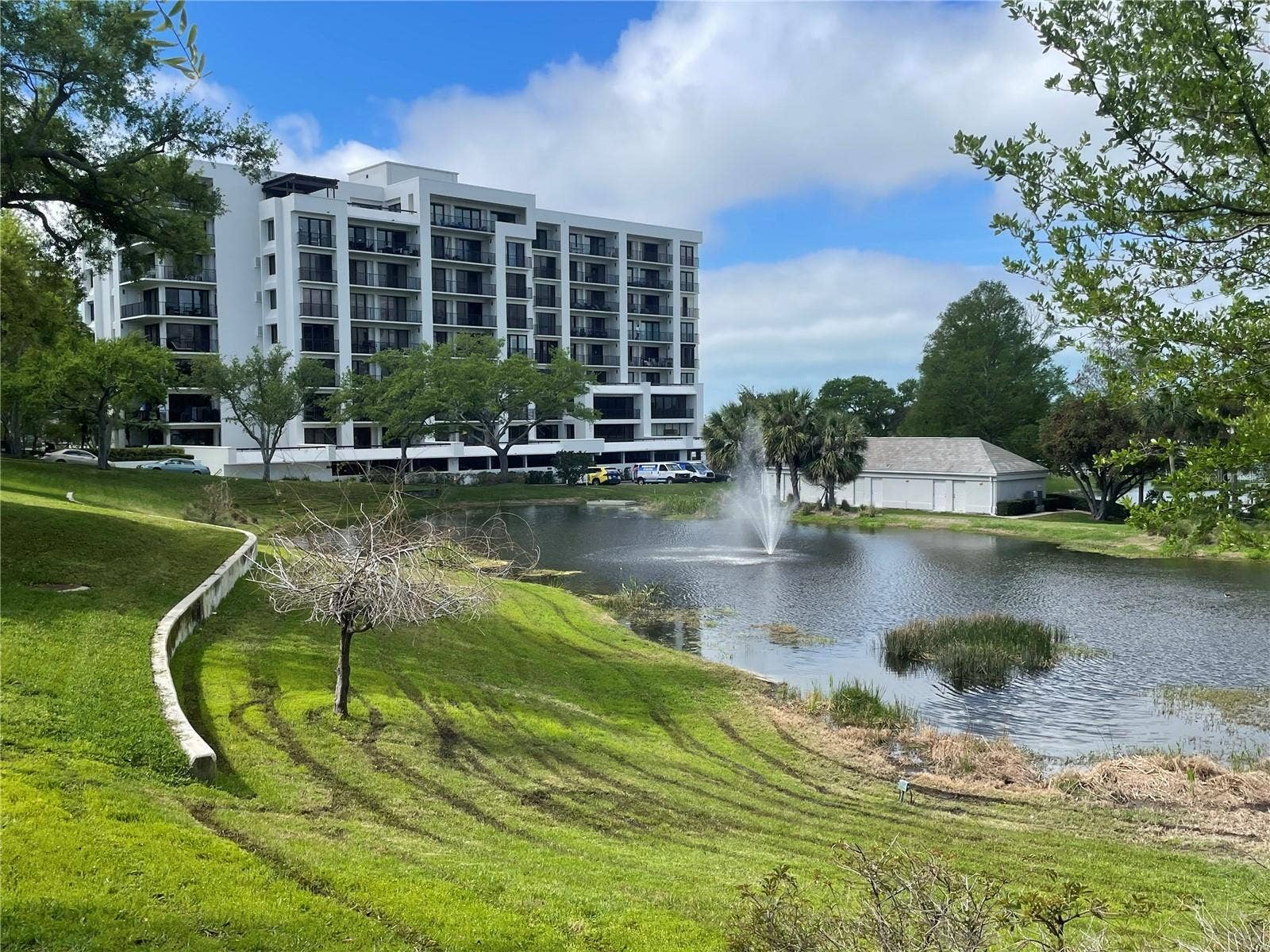 8 BELLEVIEW BOULEVARD, #702, Belleair, FL 33756