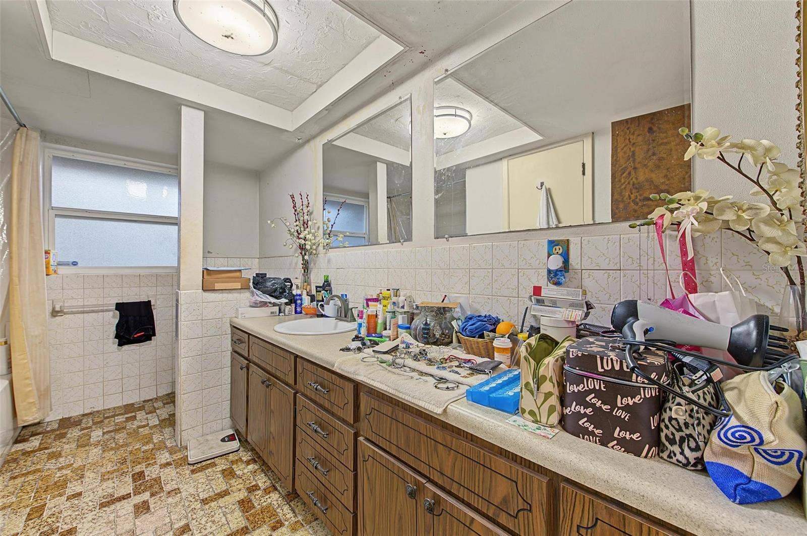 7916 SLATE COURT, New Port Richey, FL 34654 7916 SLATE COURT, New Port Richey, FL 34654