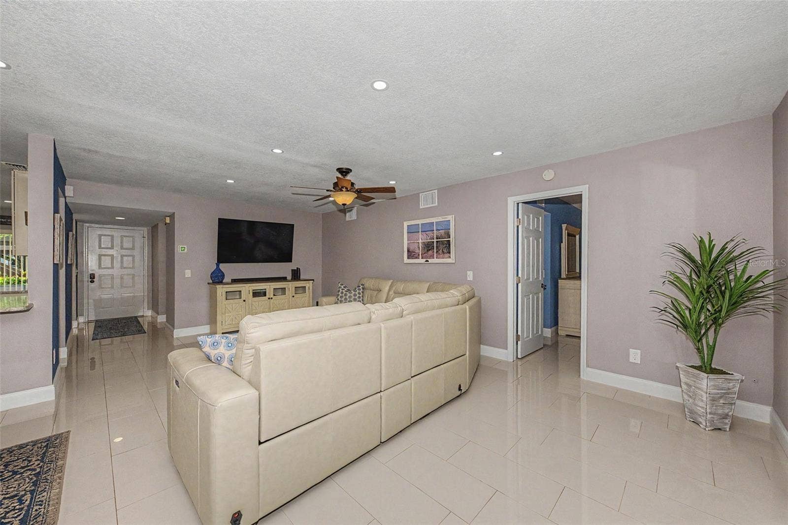 1801 E LAKE ROAD, #1D, Palm Harbor, FL 34685 Living Room