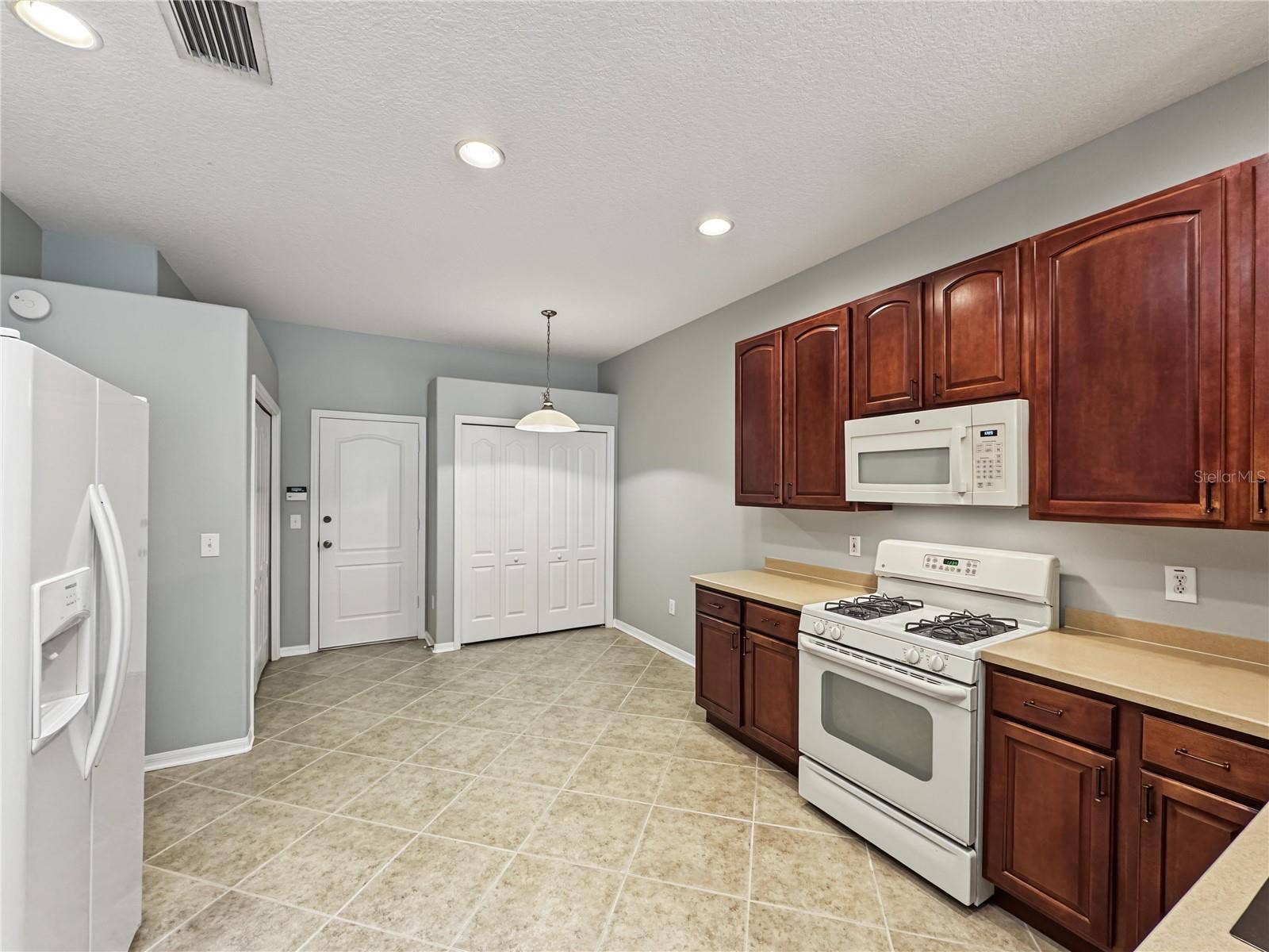 30935 WHITLOCK DRIVE, Wesley Chapel, FL 33543 30935 WHITLOCK DRIVE, Wesley Chapel, FL 33543