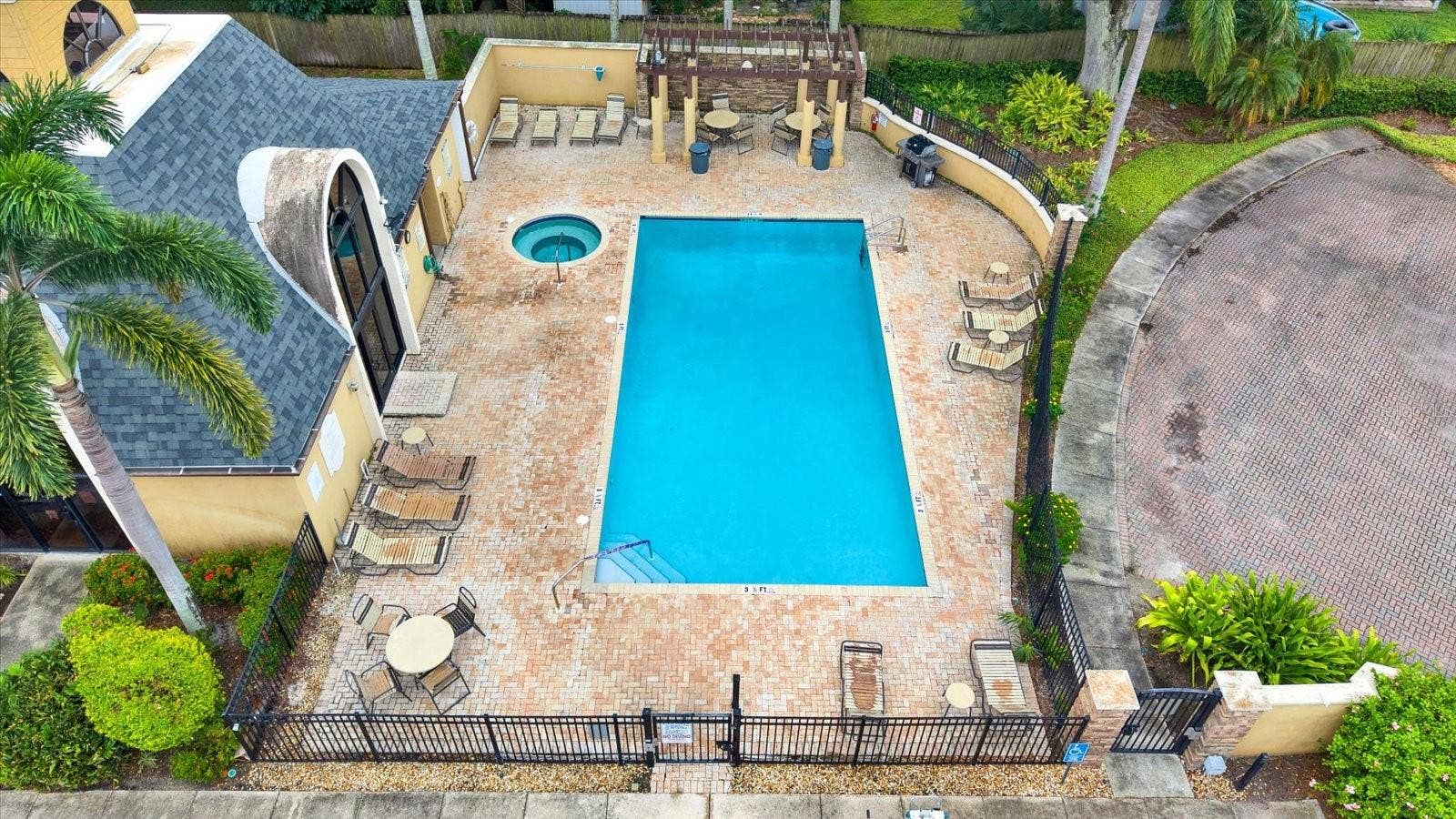10199 SAILWINDS BOULEVARD S, #202, Largo, FL 33773 10199 SAILWINDS BOULEVARD S, #202, Largo, FL 33773