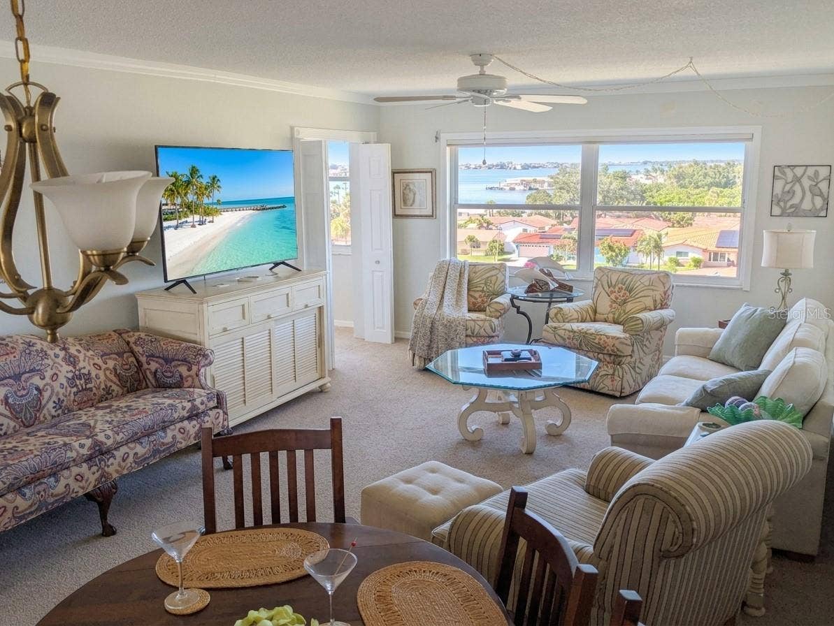 4725 COVE CIRCLE, #APT 609, St Petersburg, FL 33708 4725 COVE CIRCLE, #APT 609, St Petersburg, FL 33708