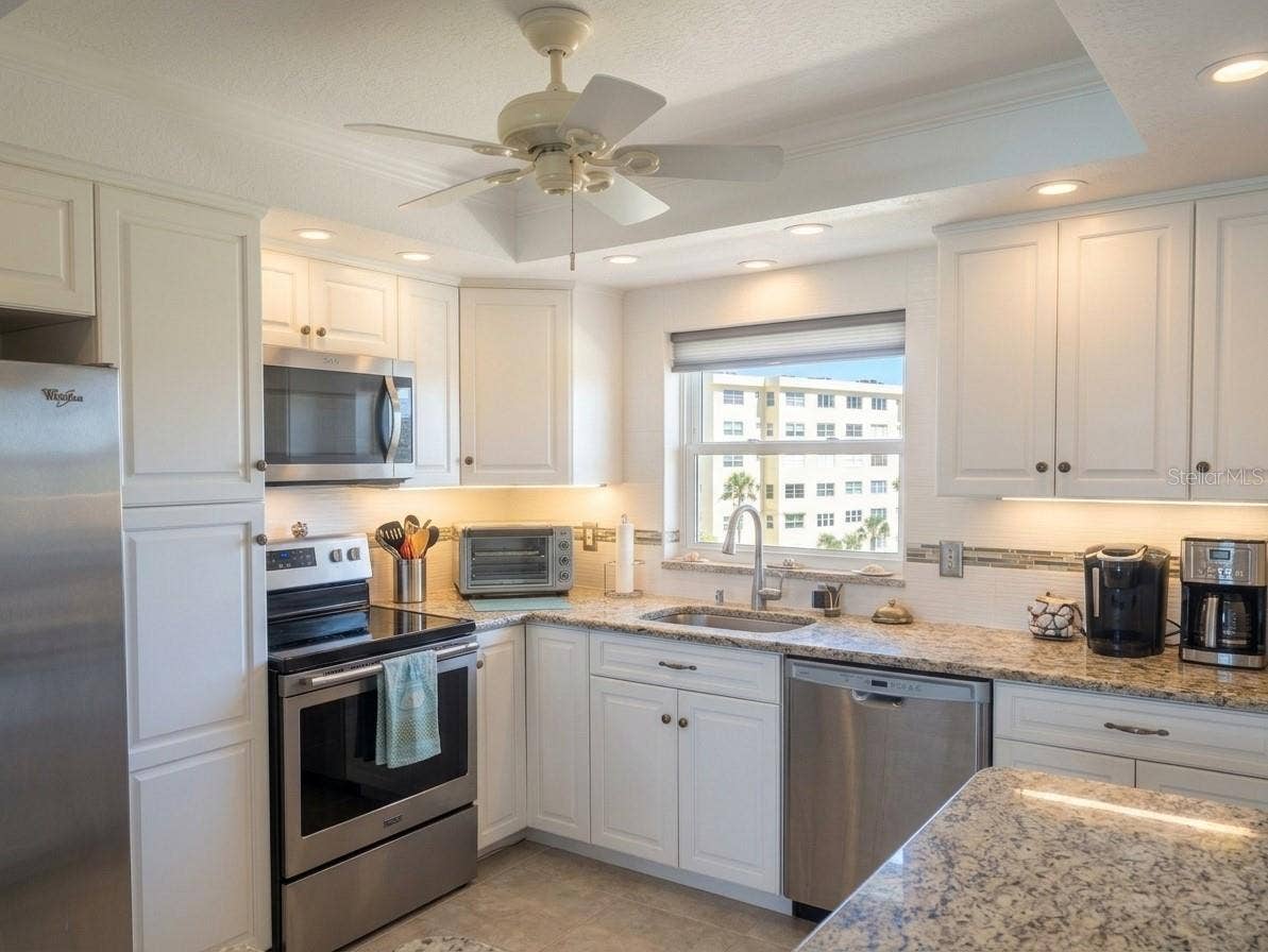 4725 COVE CIRCLE, #APT 609, St Petersburg, FL 33708 4725 COVE CIRCLE, #APT 609, St Petersburg, FL 33708