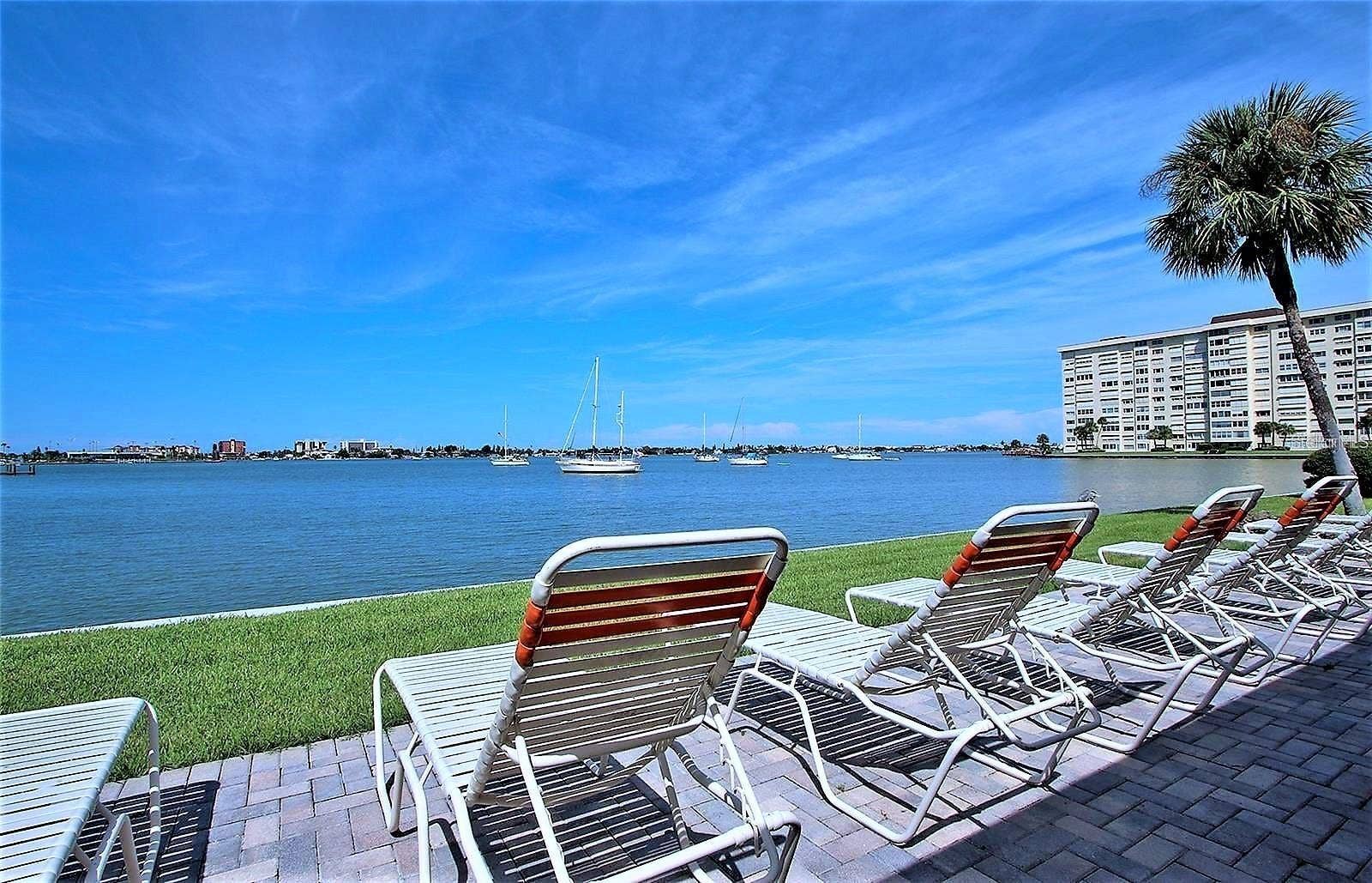 4725 COVE CIRCLE, #APT 609, St Petersburg, FL 33708 BEACH AREA