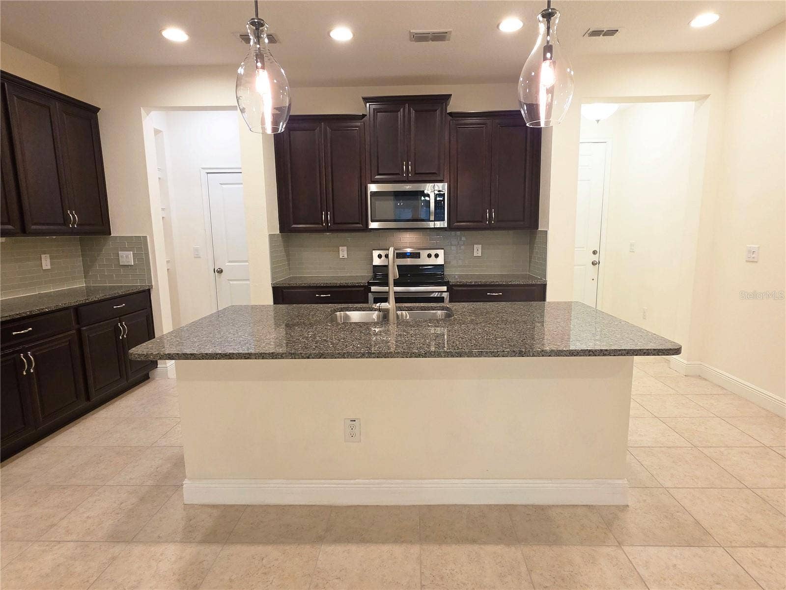 14243 DAMSELFLY DRIVE, Tampa, FL 33625 14243 DAMSELFLY DRIVE, Tampa, FL 33625