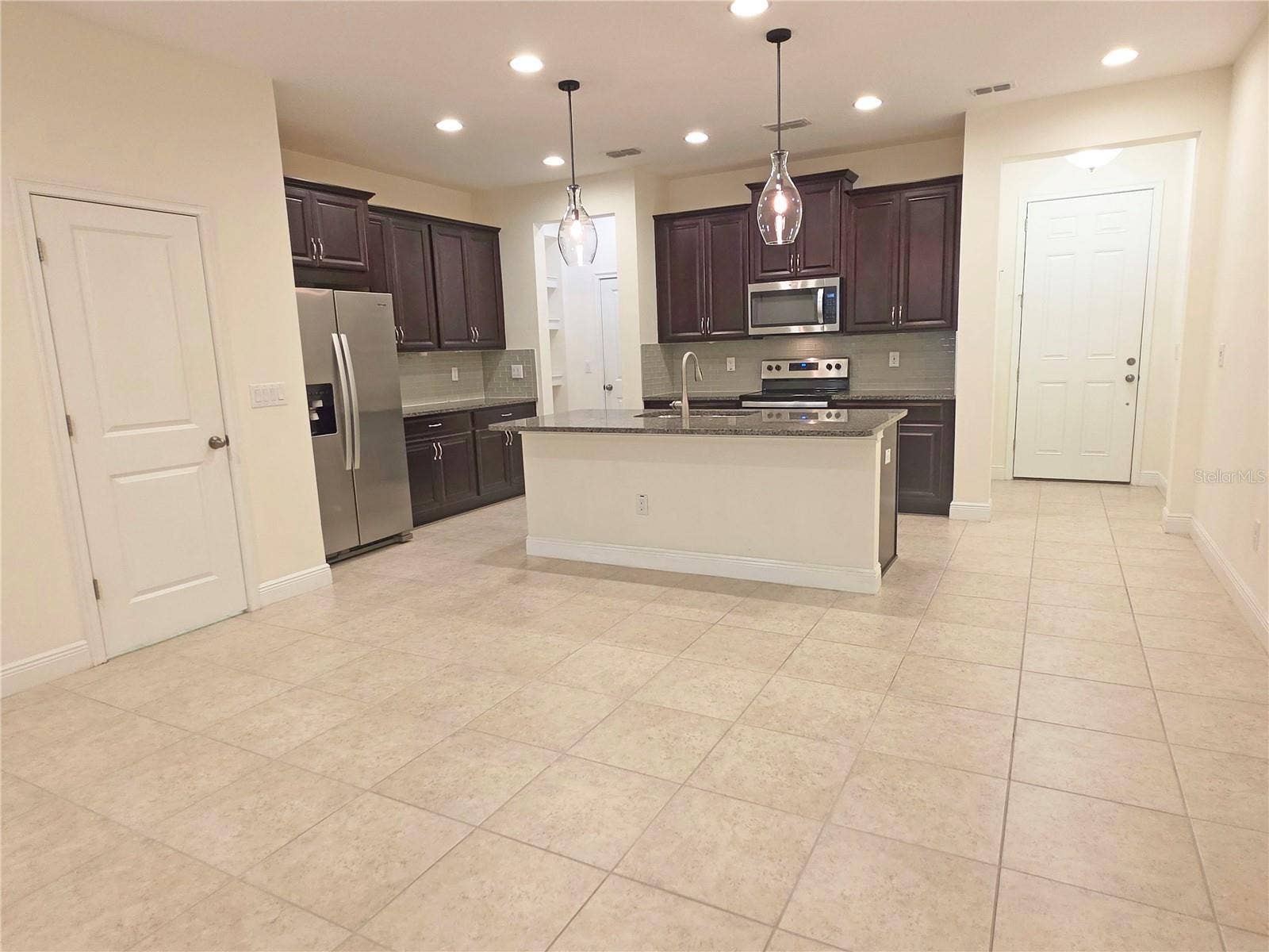 14243 DAMSELFLY DRIVE, Tampa, FL 33625 14243 DAMSELFLY DRIVE, Tampa, FL 33625
