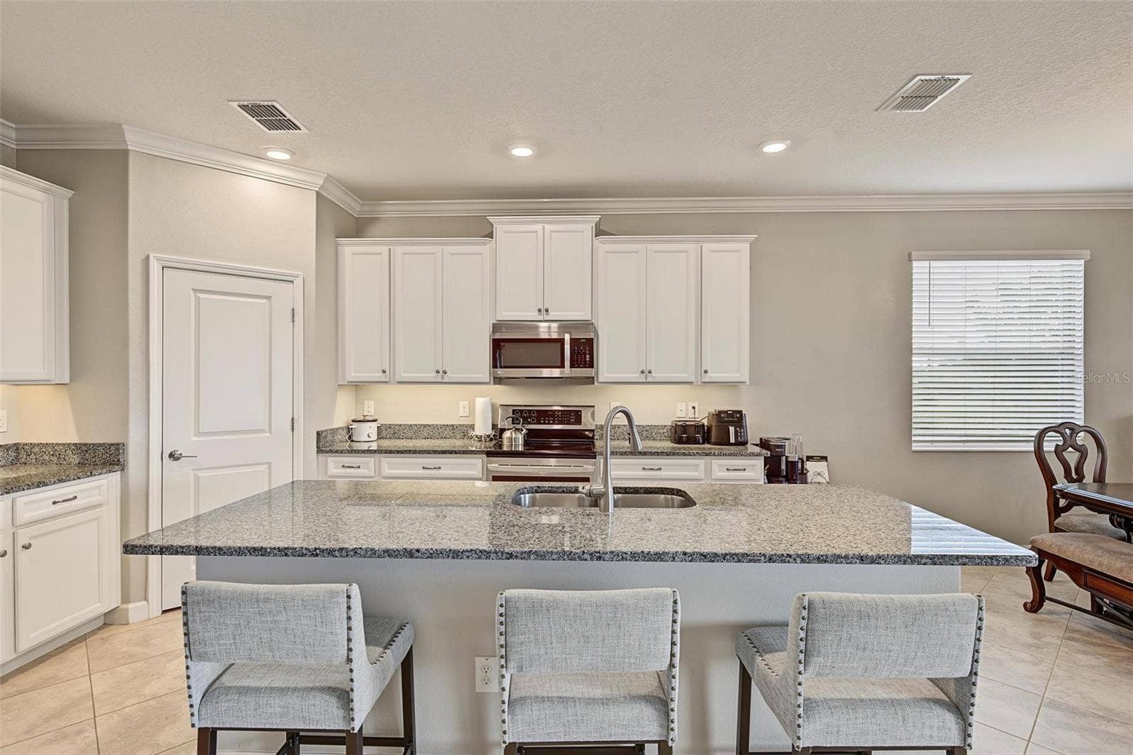 31733 CABANA RYE AVENUE, San Antonio, FL 33576 Large Island