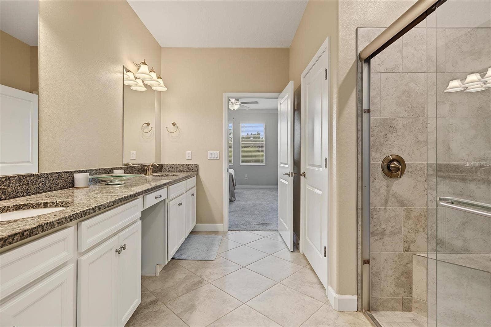 31733 CABANA RYE AVENUE, San Antonio, FL 33576 Dual sinks