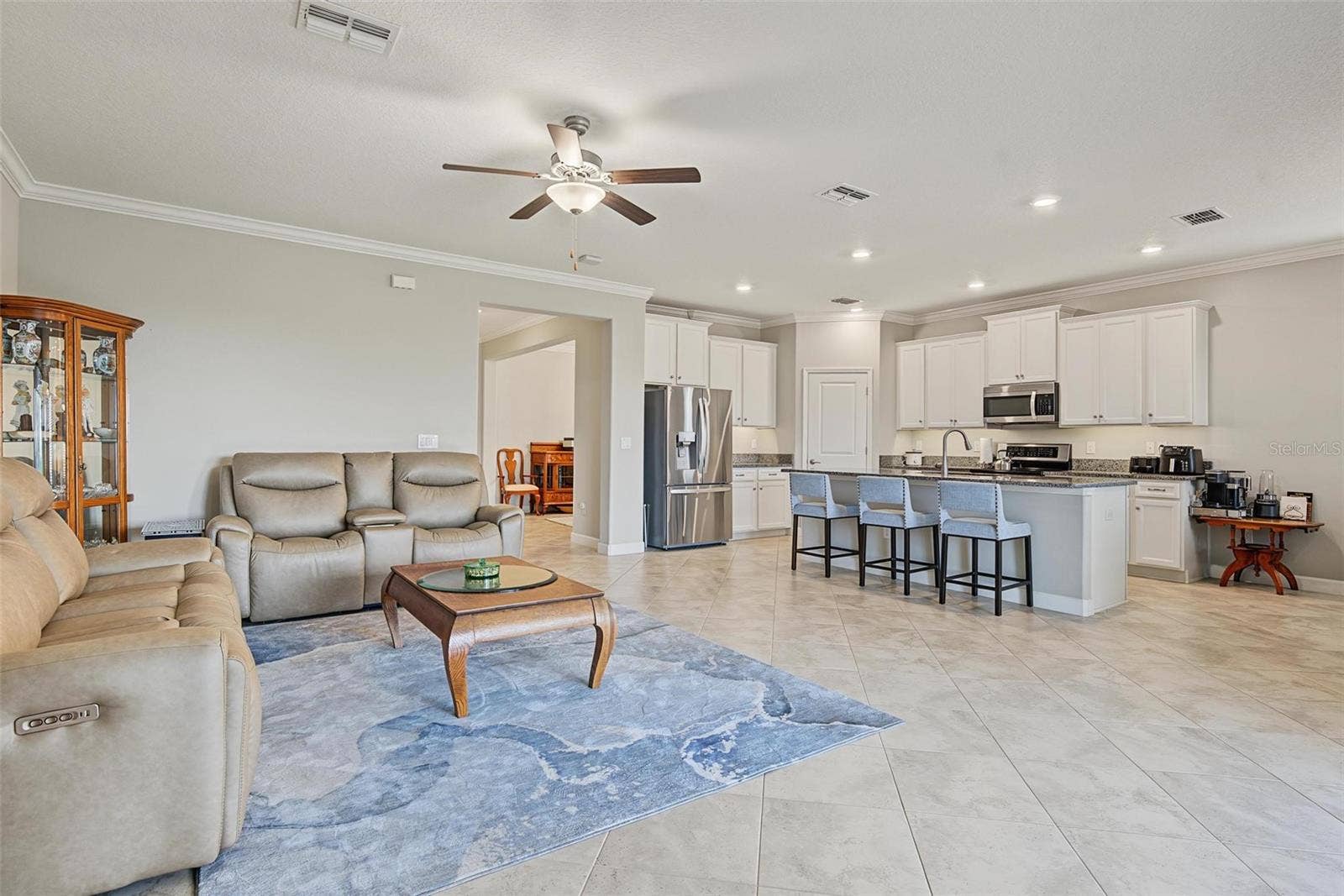 31733 CABANA RYE AVENUE, San Antonio, FL 33576 Family room open to kitchen