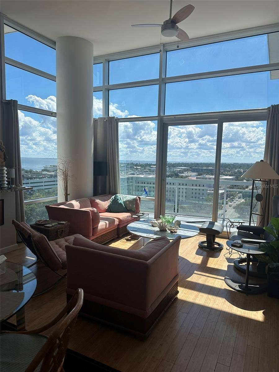 400 4TH AVENUE S, #1207, St Petersburg, FL 33701 400 4TH AVENUE S, #1207, St Petersburg, FL 33701