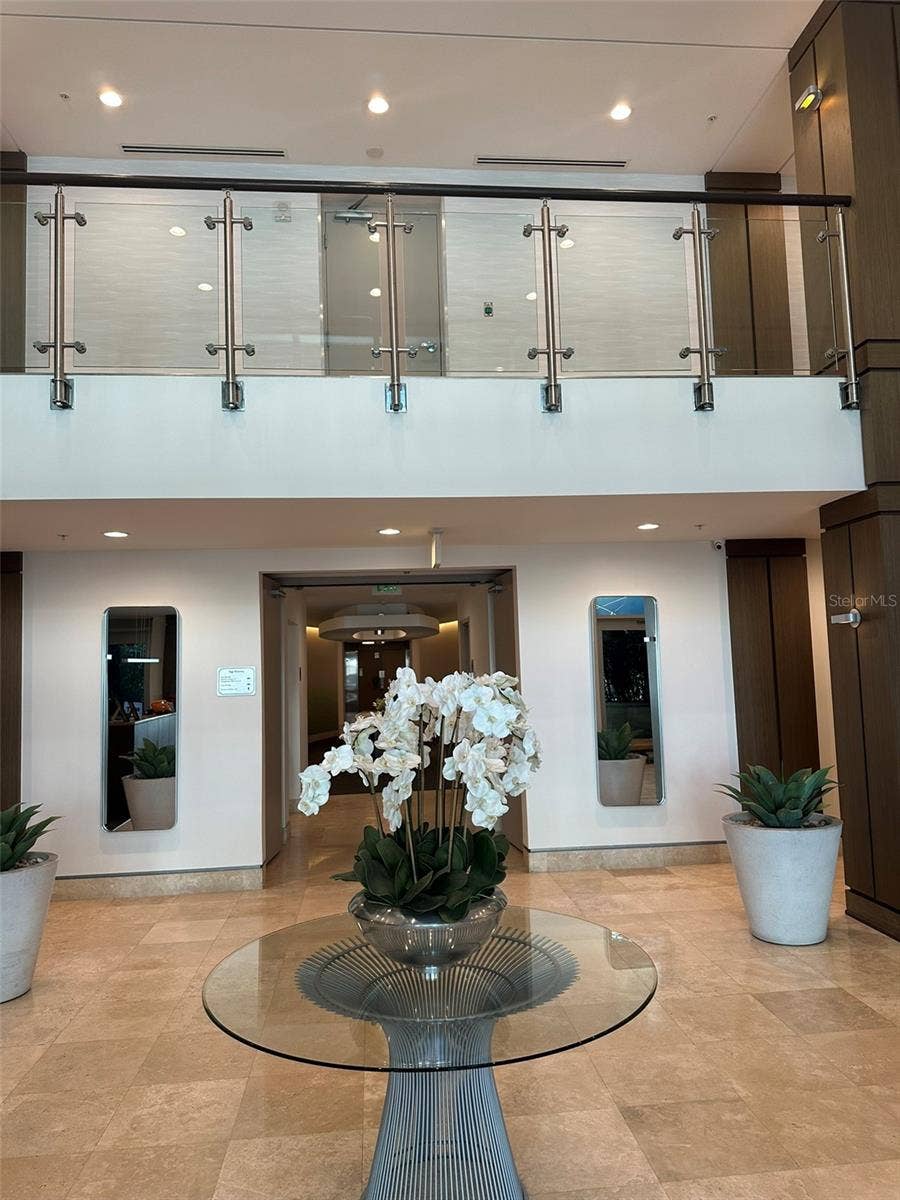 400 4TH AVENUE S, #1207, St Petersburg, FL 33701 400 4TH AVENUE S, #1207, St Petersburg, FL 33701