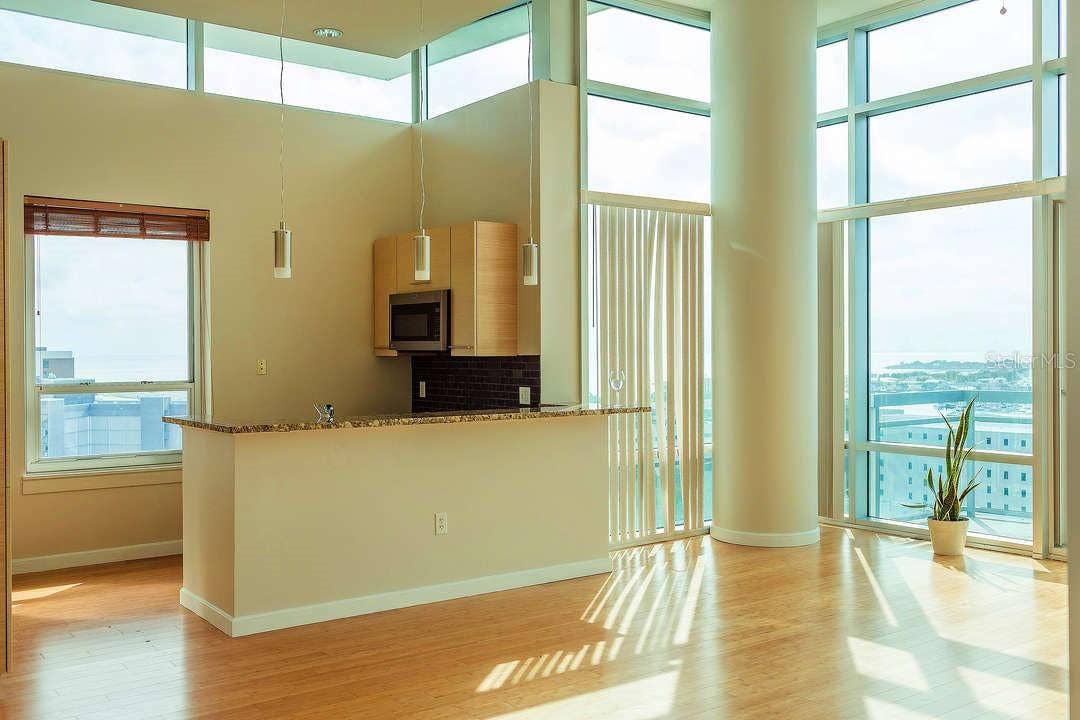 400 4TH AVENUE S, #1207, St Petersburg, FL 33701 400 4TH AVENUE S, #1207, St Petersburg, FL 33701