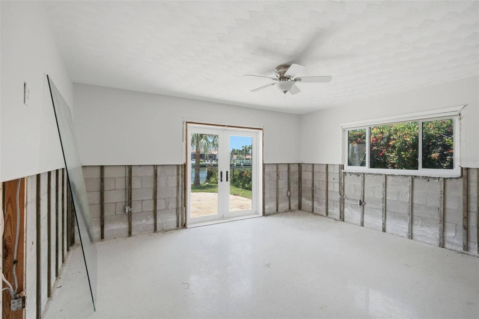 12525 4TH ST E, Treasure Island, FL 33706