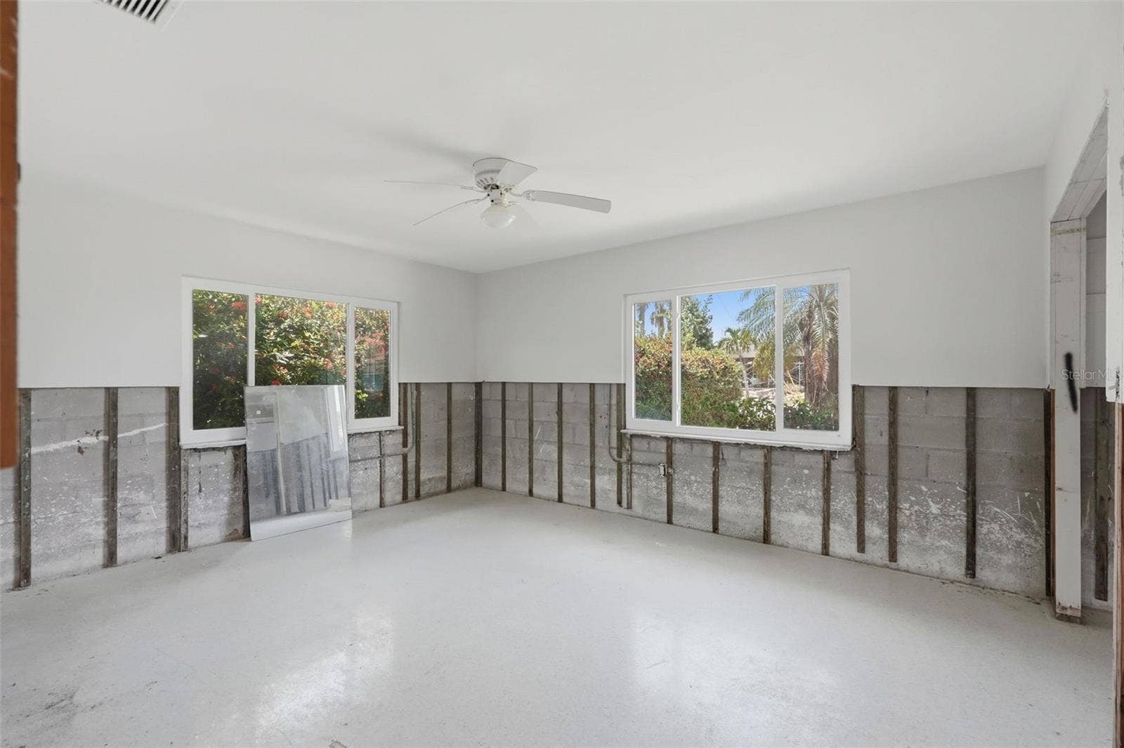 12525 4TH ST E, Treasure Island, FL 33706