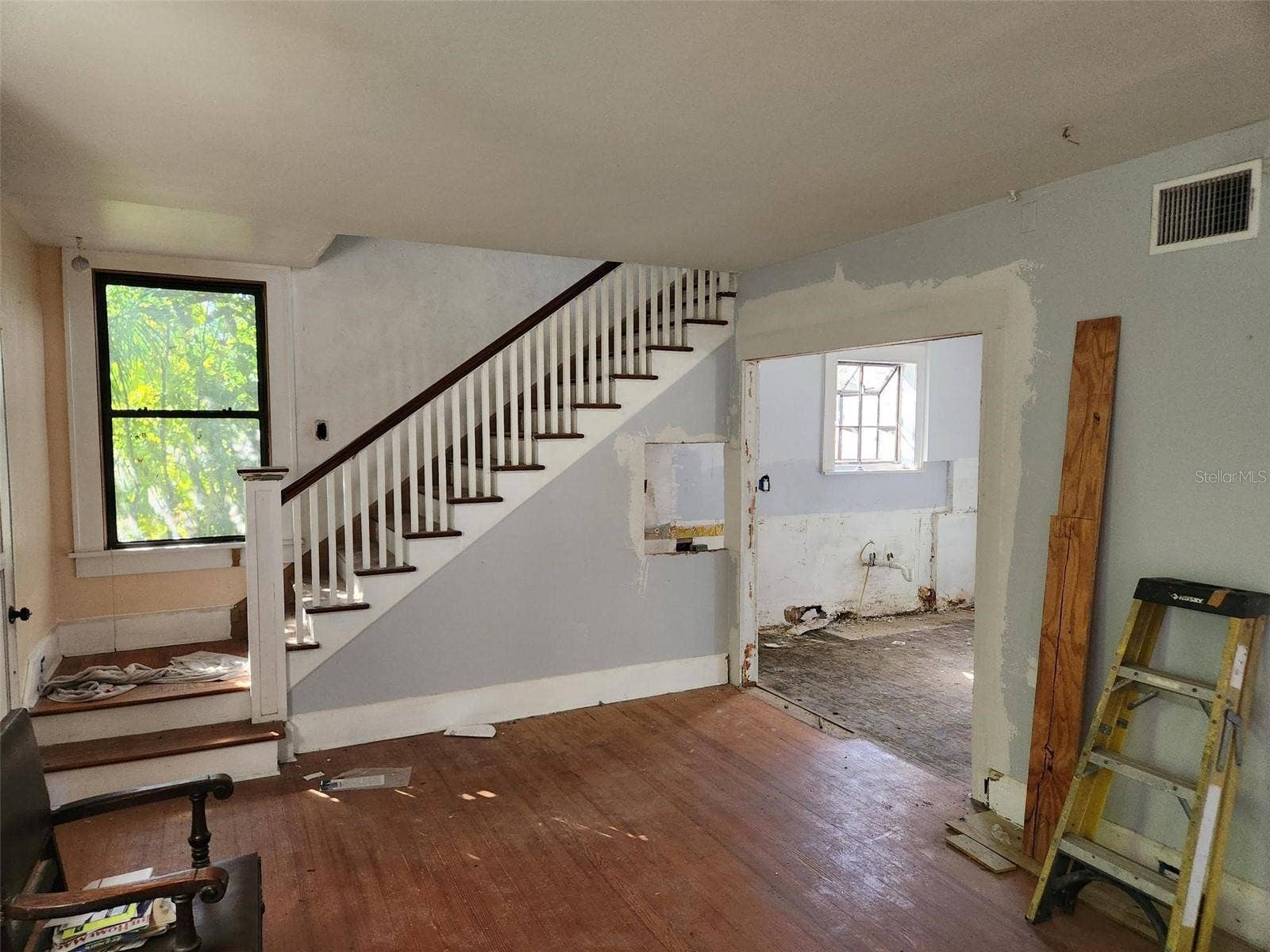 4815 3RD AVENUE N, St Petersburg, FL 33713 4815 3RD AVENUE N, St Petersburg, FL 33713