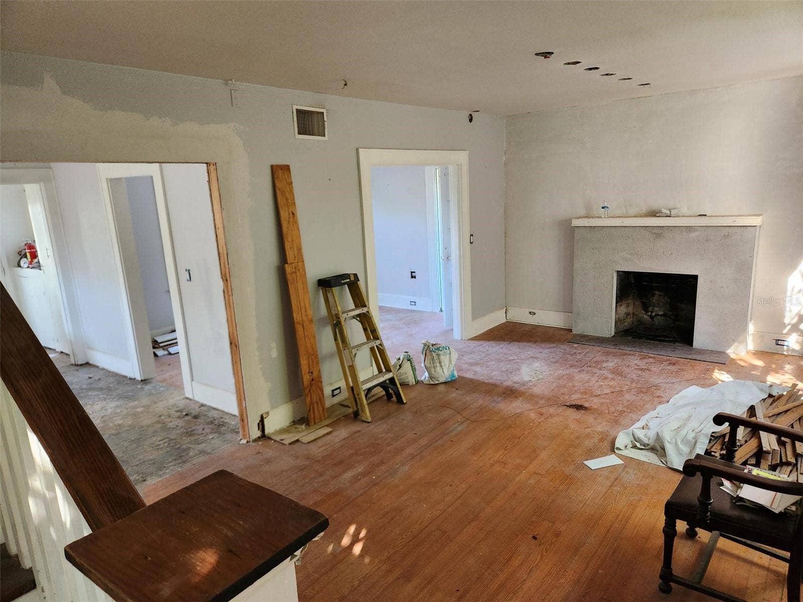 4815 3RD AVENUE N, St Petersburg, FL 33713 4815 3RD AVENUE N, St Petersburg, FL 33713