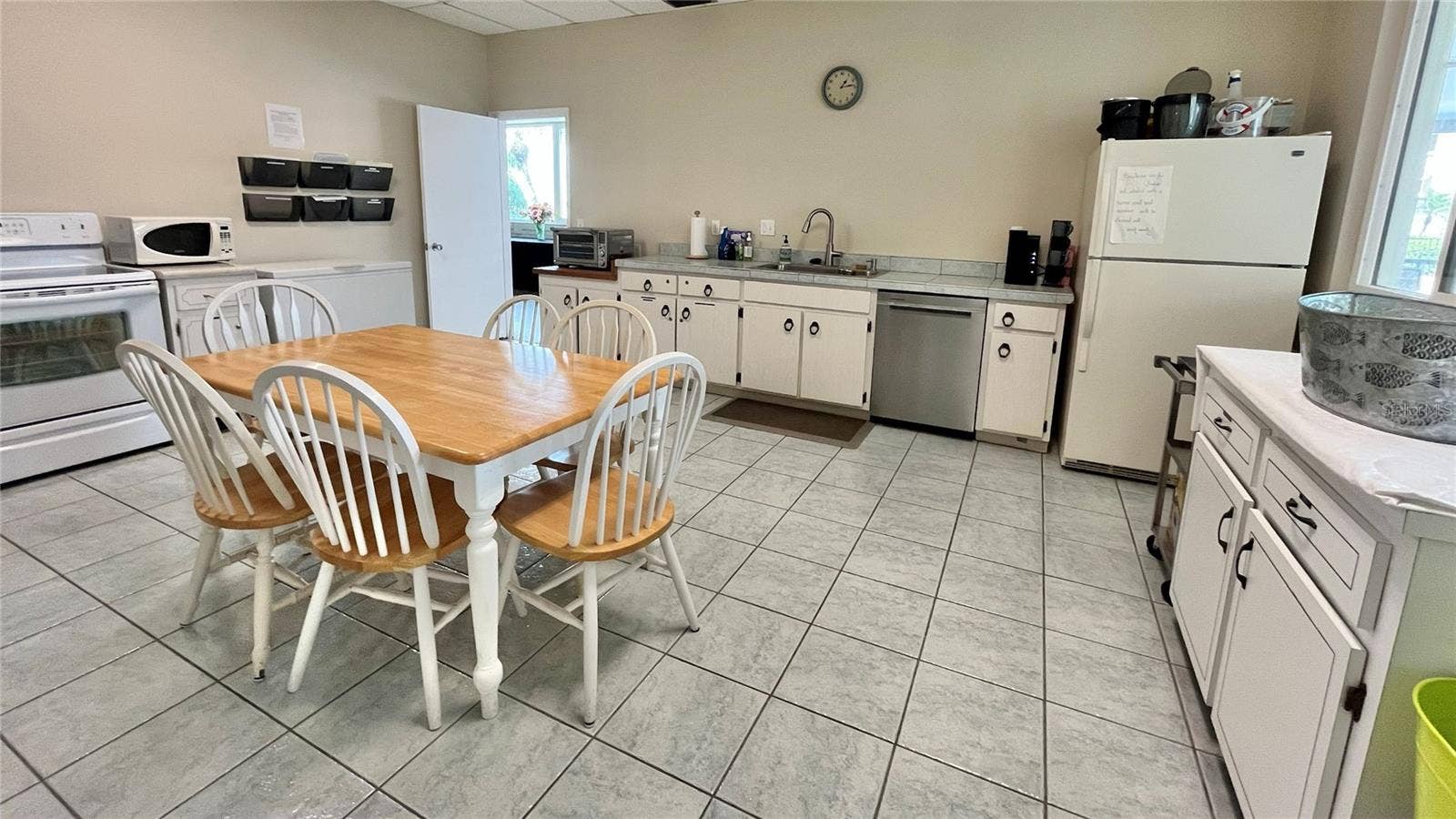 100 BLUFF VIEW DRIVE, #211A, Belleair Bluffs, FL 33770 100 BLUFF VIEW DRIVE, #211A, Belleair Bluffs, FL 33770