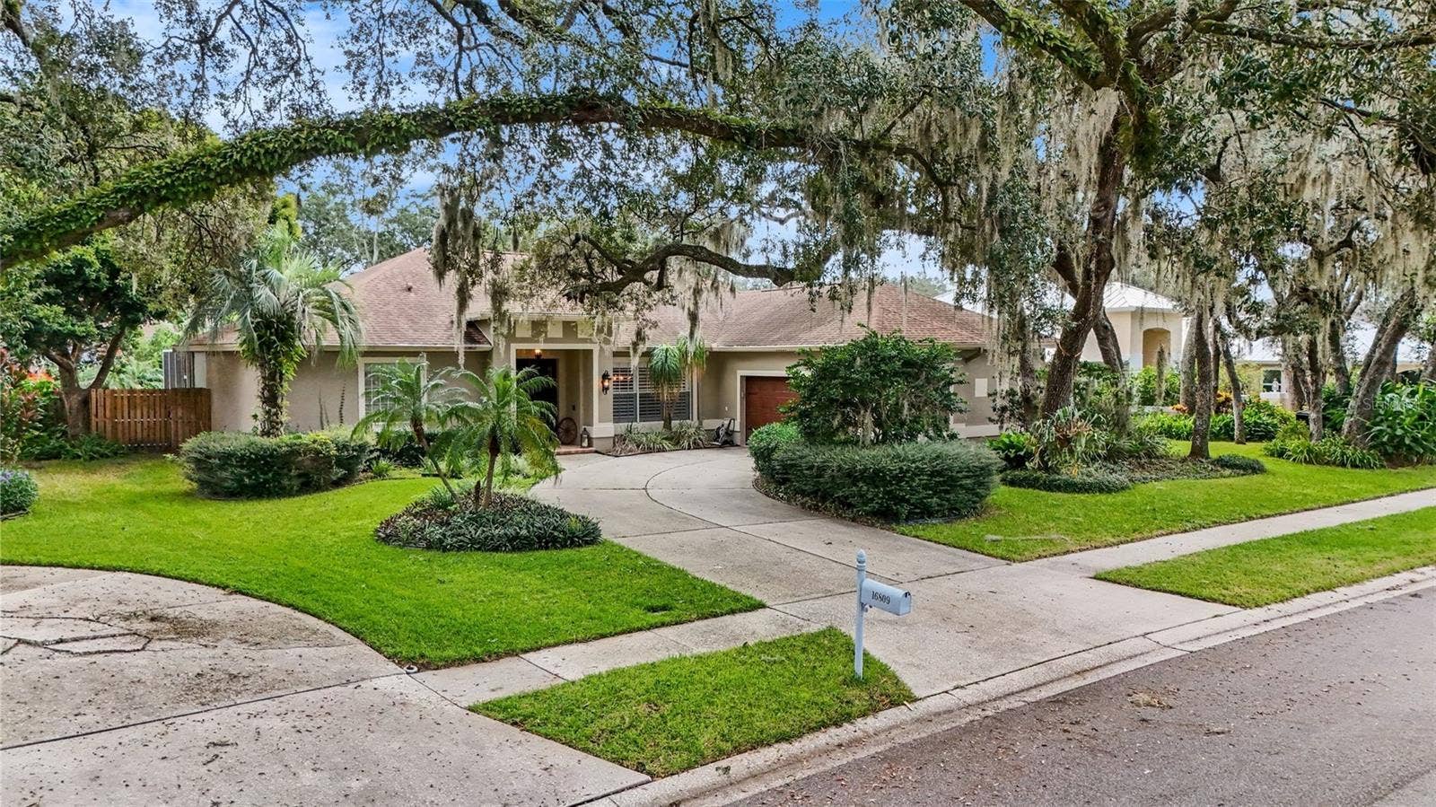 16809 WINDSOR PARK DRIVE, Lutz, FL 33549