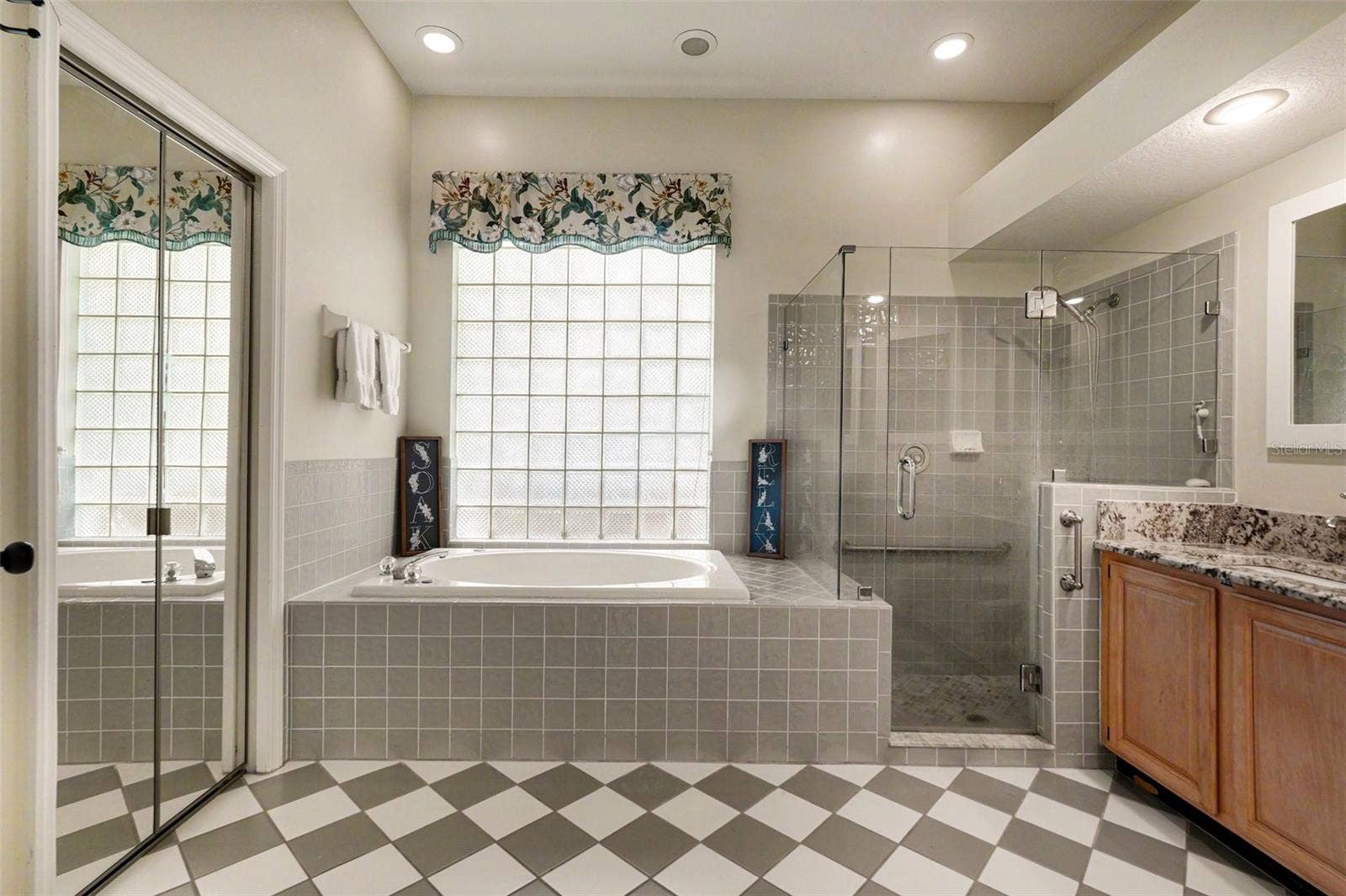 16809 WINDSOR PARK DRIVE, Lutz, FL 33549