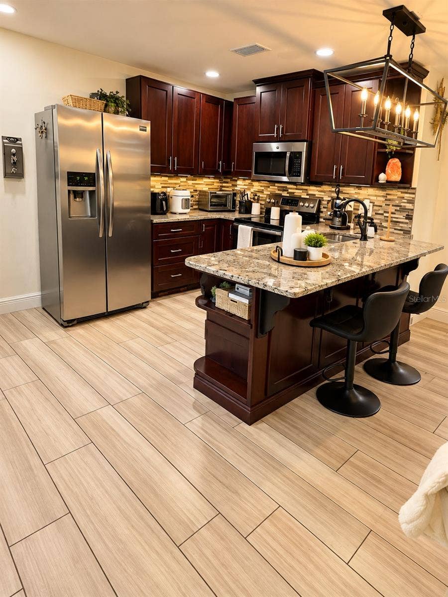510 PROCLAMATION DRIVE, Tampa, FL 33613
