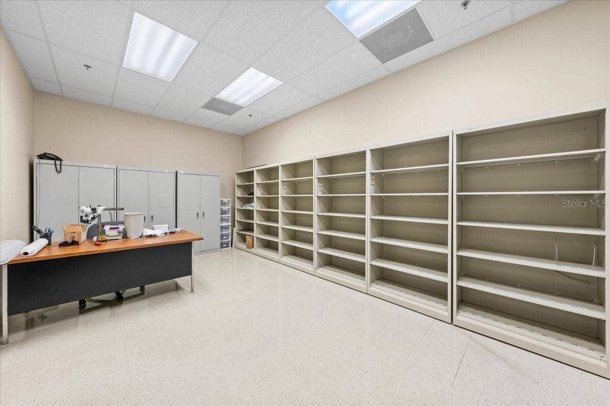 8222 118TH AVENUE, #600, Largo, FL 33773 inventory room