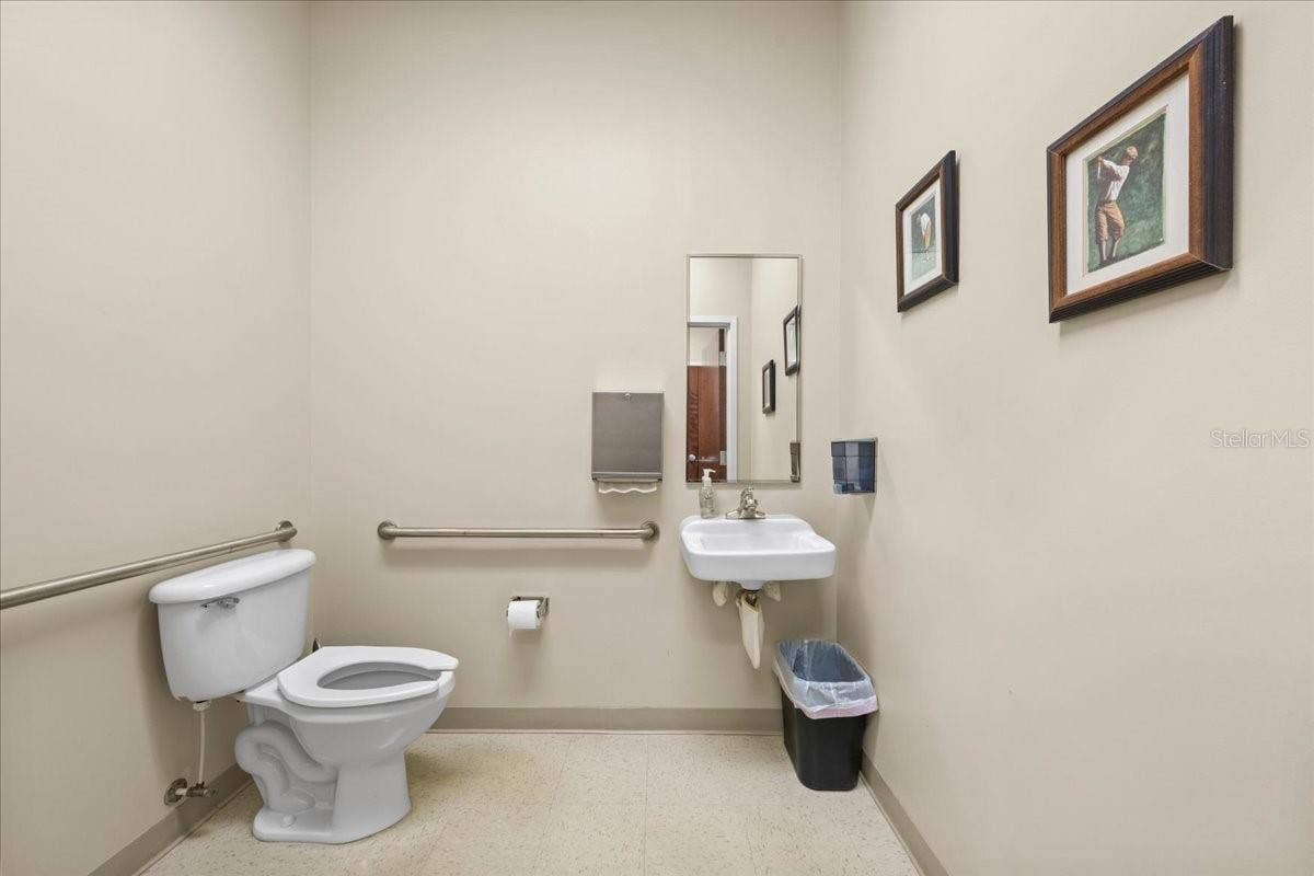8222 118TH AVENUE, #600, Largo, FL 33773 existing 2nd bathroom