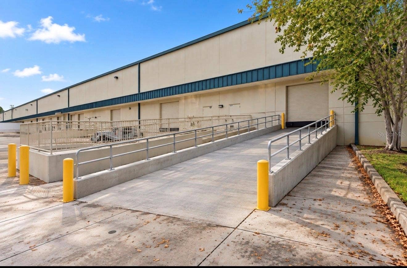 8222 118TH AVENUE, #600, Largo, FL 33773 AI rendering of loading dock after adding a ramp