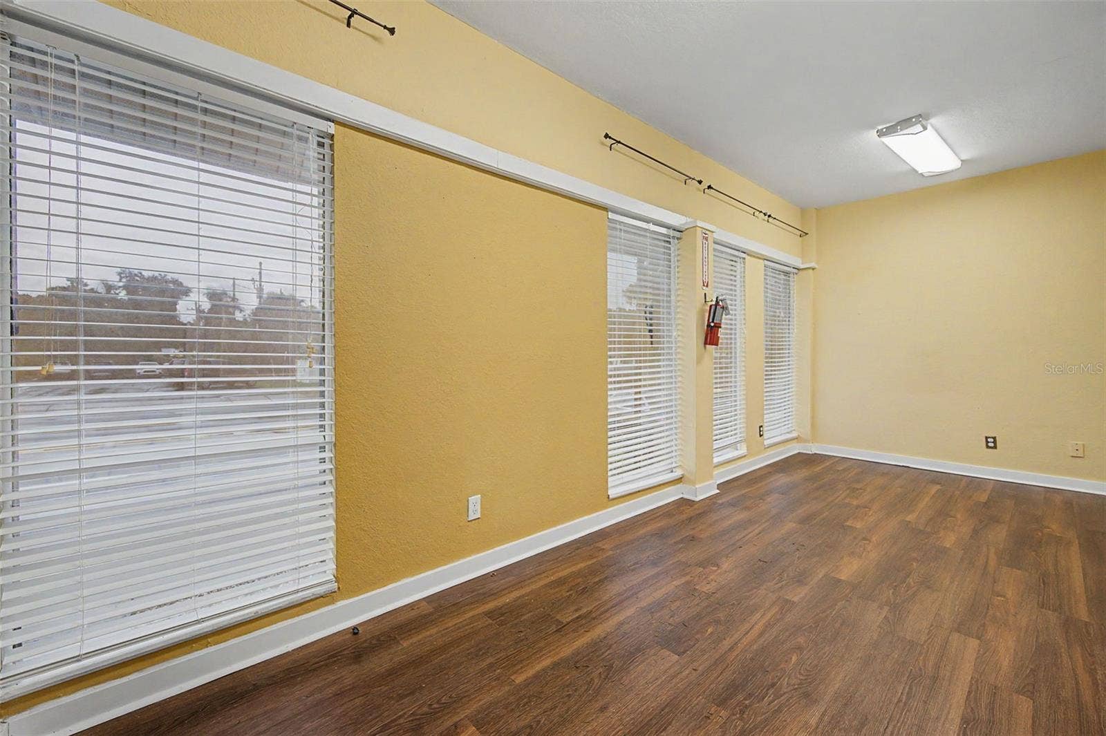 2019 MANATEE AVENUE W, Bradenton, FL 34205 2019 MANATEE AVENUE W, Bradenton, FL 34205