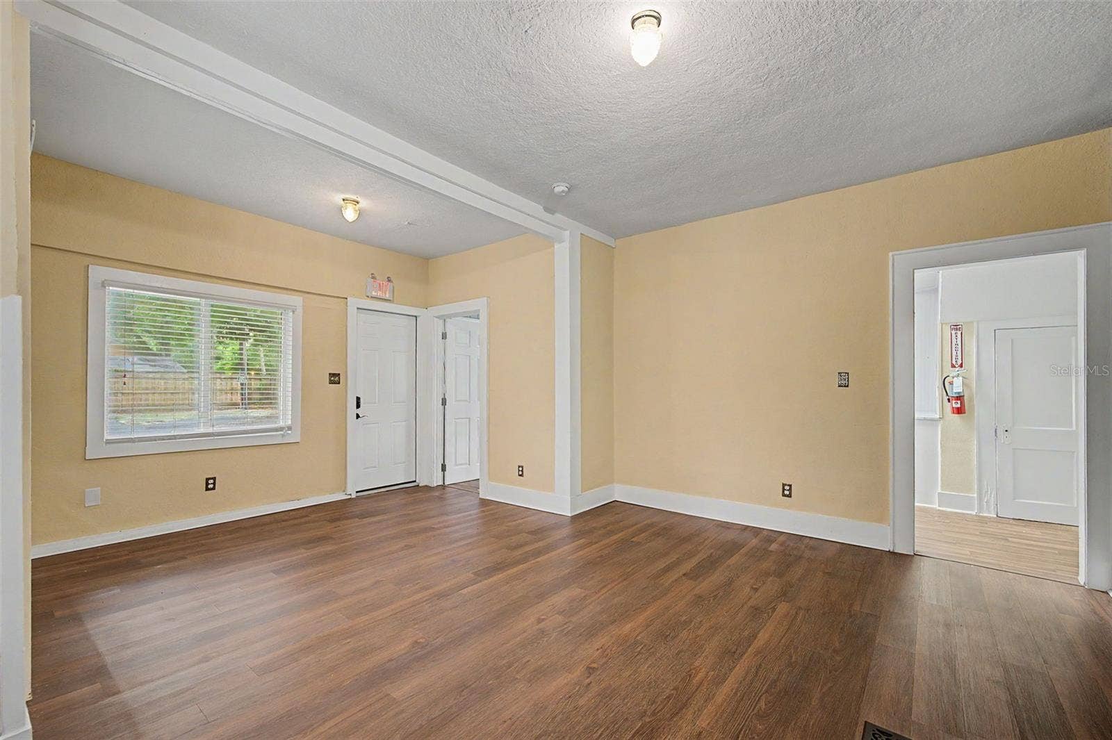 2019 MANATEE AVENUE W, Bradenton, FL 34205 2019 MANATEE AVENUE W, Bradenton, FL 34205
