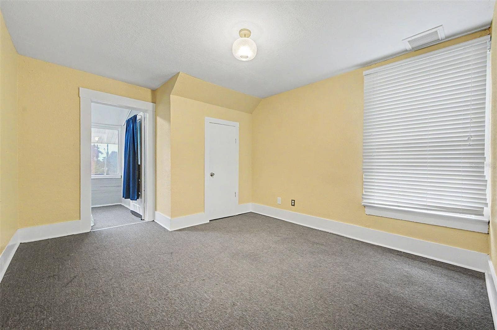 2019 MANATEE AVENUE W, Bradenton, FL 34205 2019 MANATEE AVENUE W, Bradenton, FL 34205